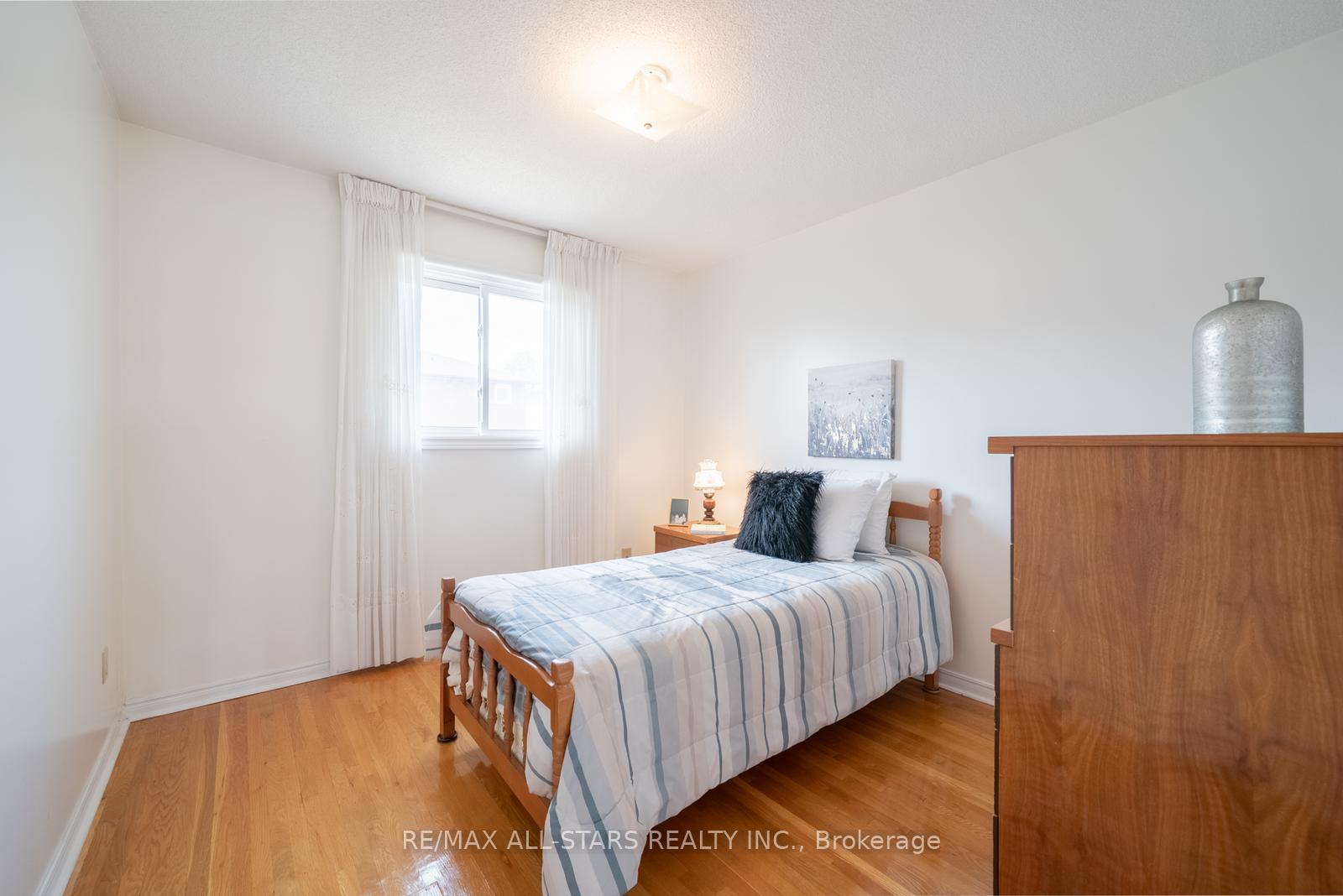 Photo 26 of 33 Dundee Crescent, Markham, Village Green-South Unionville — HOMEH