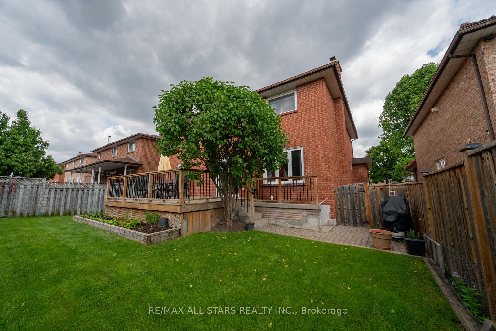 Photo 41 of 33 Dundee Crescent, Markham, Village Green-South Unionville — HOMEH