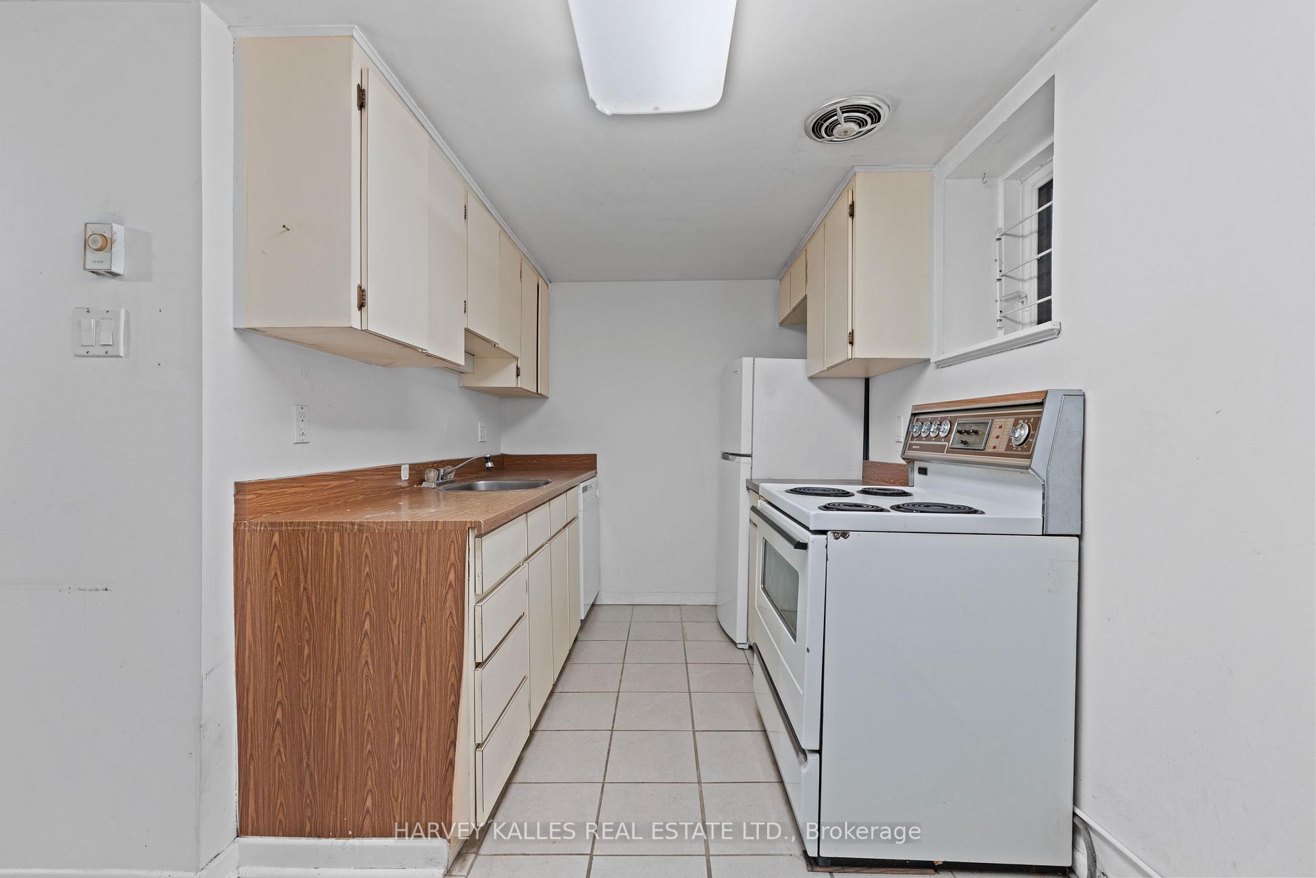 Photo 2 of 105 Pembroke Street, Toronto, Moss Park — HOMEH