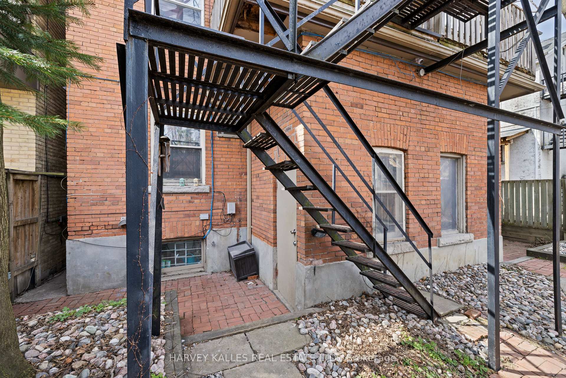 Photo 15 of 105 Pembroke Street, Toronto, Moss Park — HOMEH