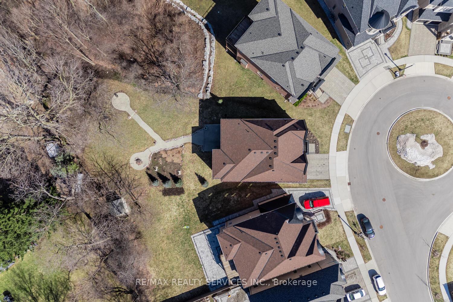 Photo 6 of 945 Pondcliffe Court, Kitchener — HOMEH