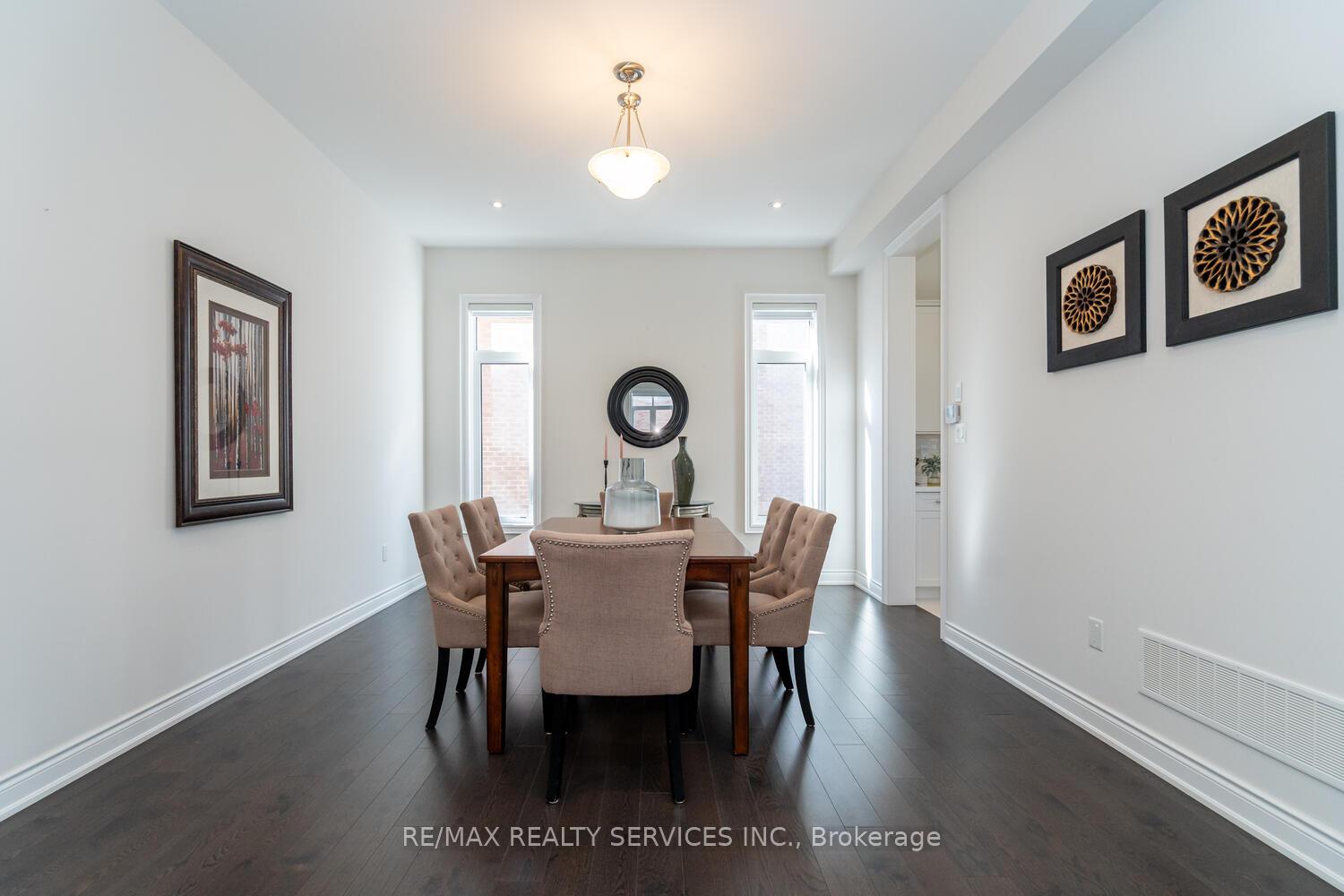 Photo 10 of 945 Pondcliffe Court, Kitchener — HOMEH