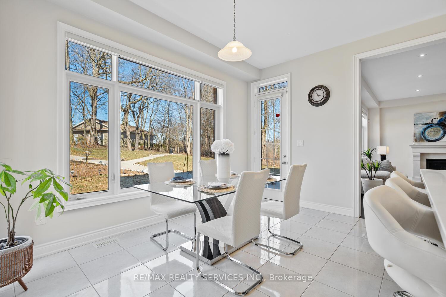 Photo 24 of 945 Pondcliffe Court, Kitchener — HOMEH