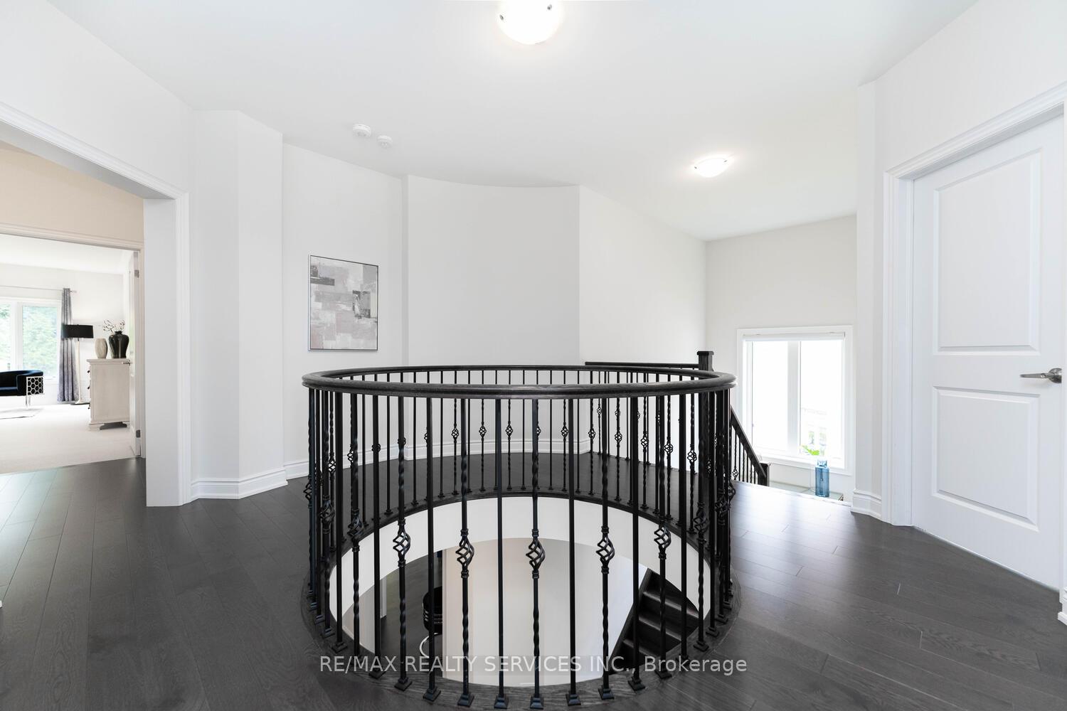 Photo 14 of 945 Pondcliffe Court, Kitchener — HOMEH