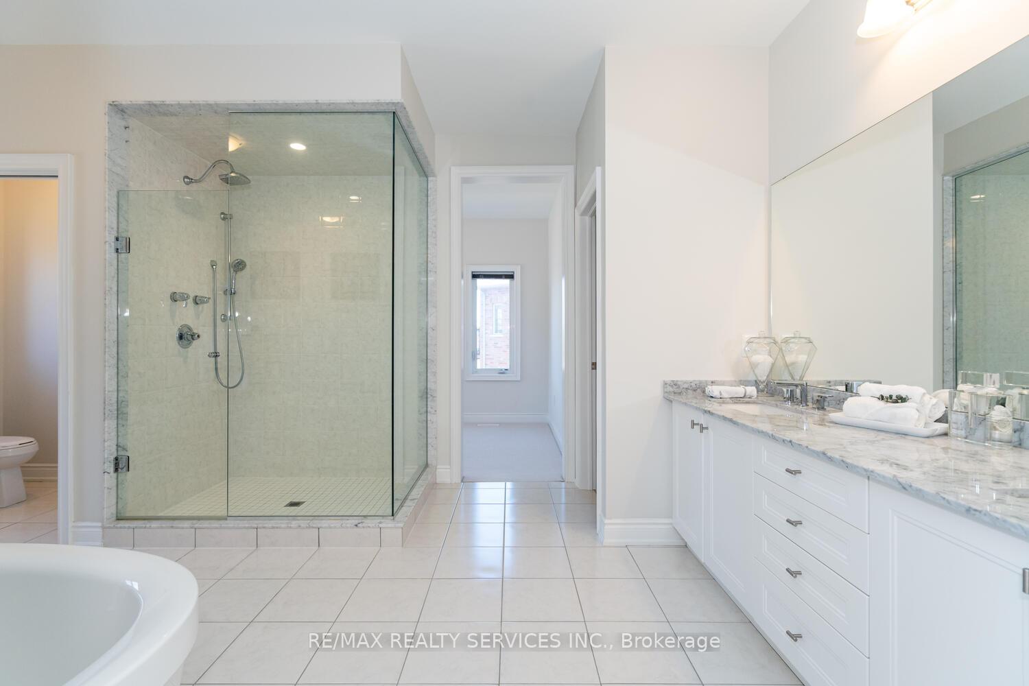 Photo 26 of 945 Pondcliffe Court, Kitchener — HOMEH