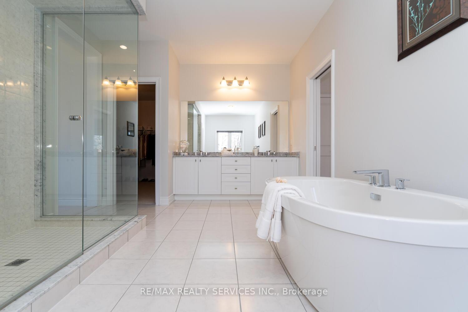 Photo 23 of 945 Pondcliffe Court, Kitchener — HOMEH
