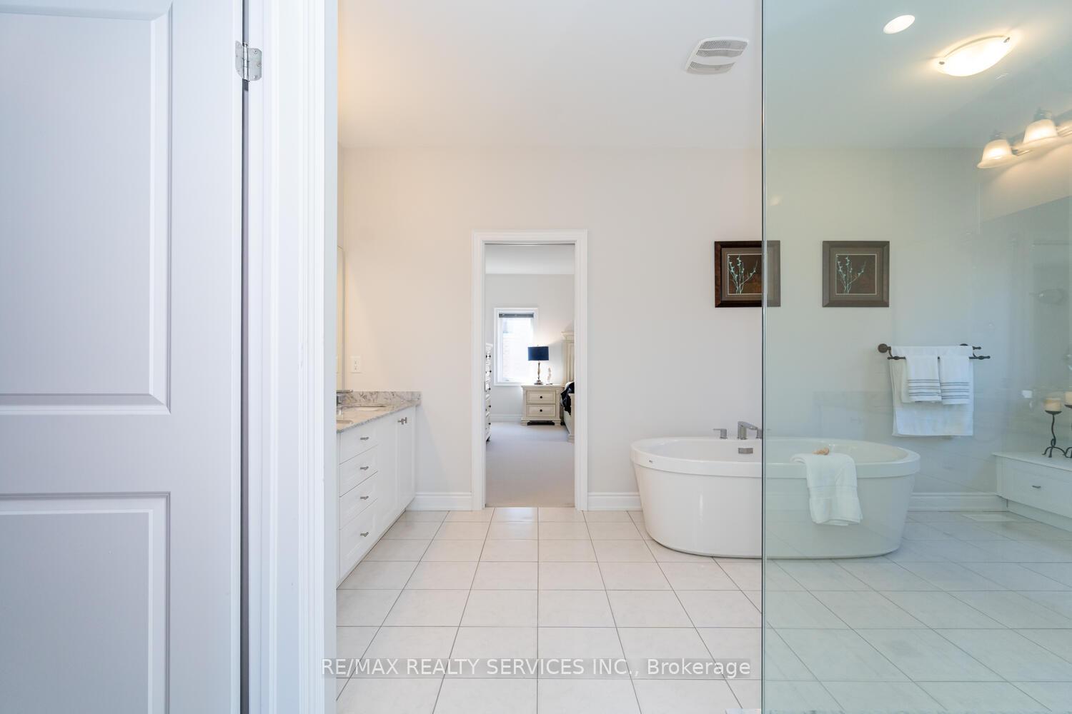 Photo 22 of 945 Pondcliffe Court, Kitchener — HOMEH