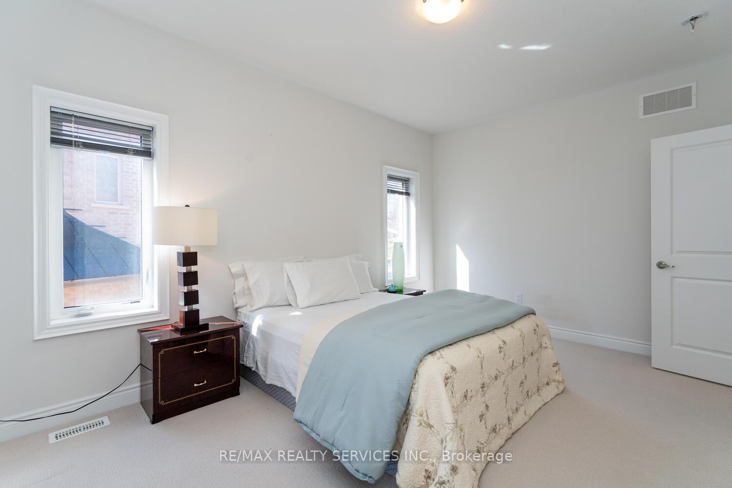 Photo 28 of 945 Pondcliffe Court, Kitchener — HOMEH
