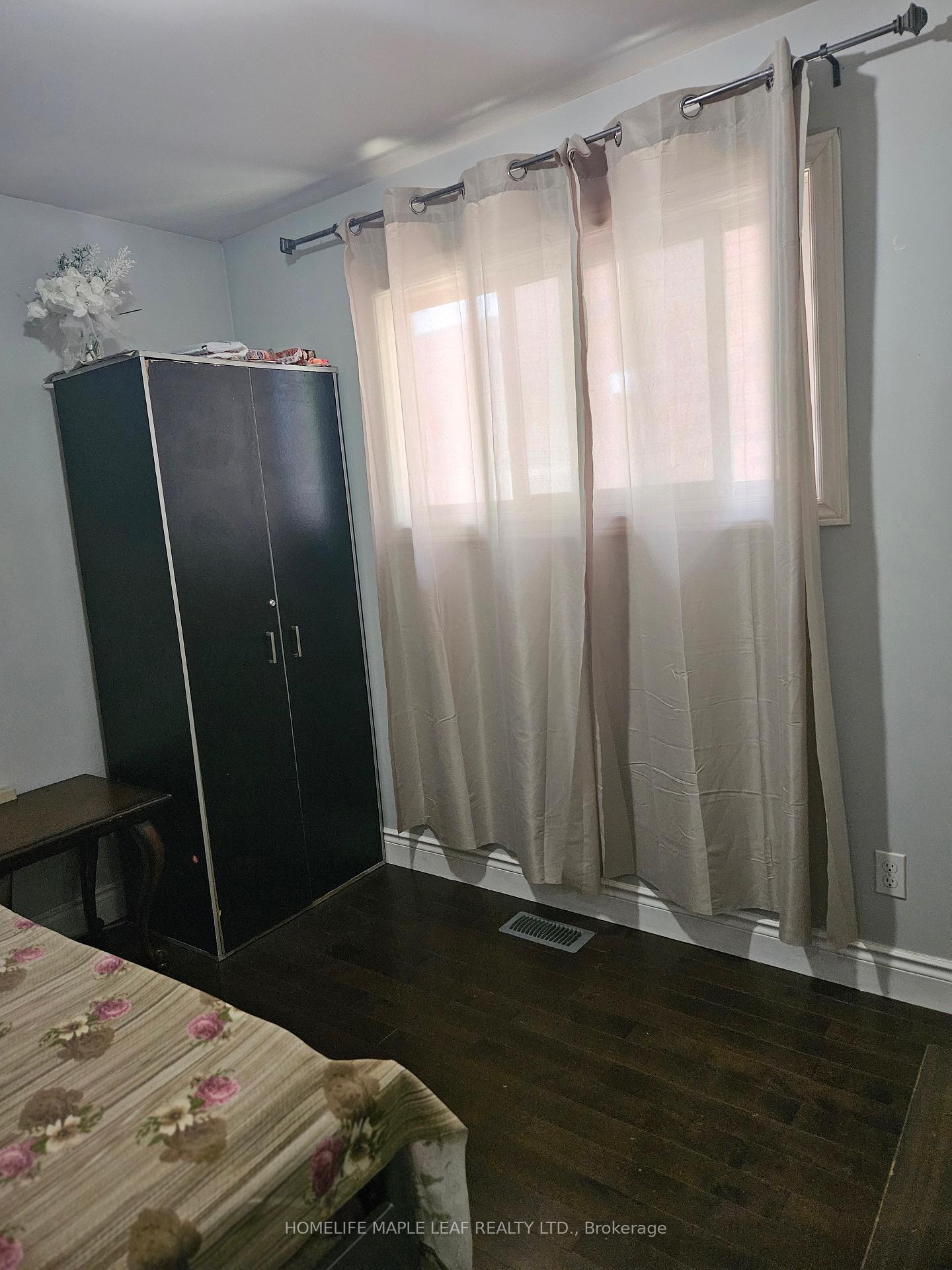 Photo 3 of 636 Josephine Avenue, Windsor — HOMEH