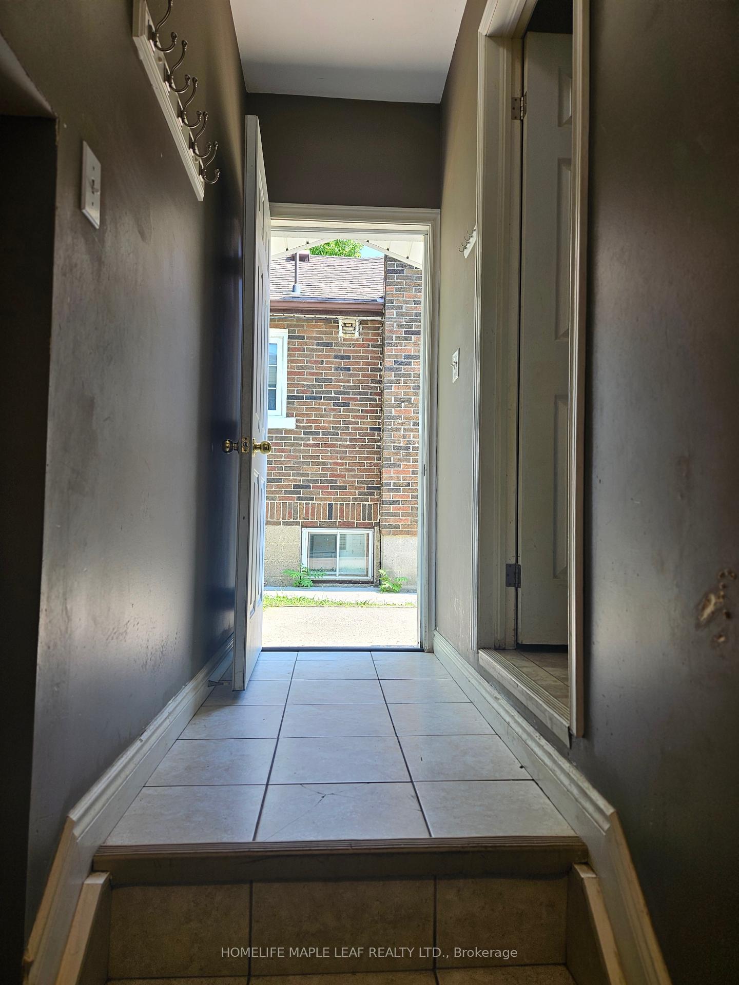Photo 8 of 636 Josephine Avenue, Windsor — HOMEH