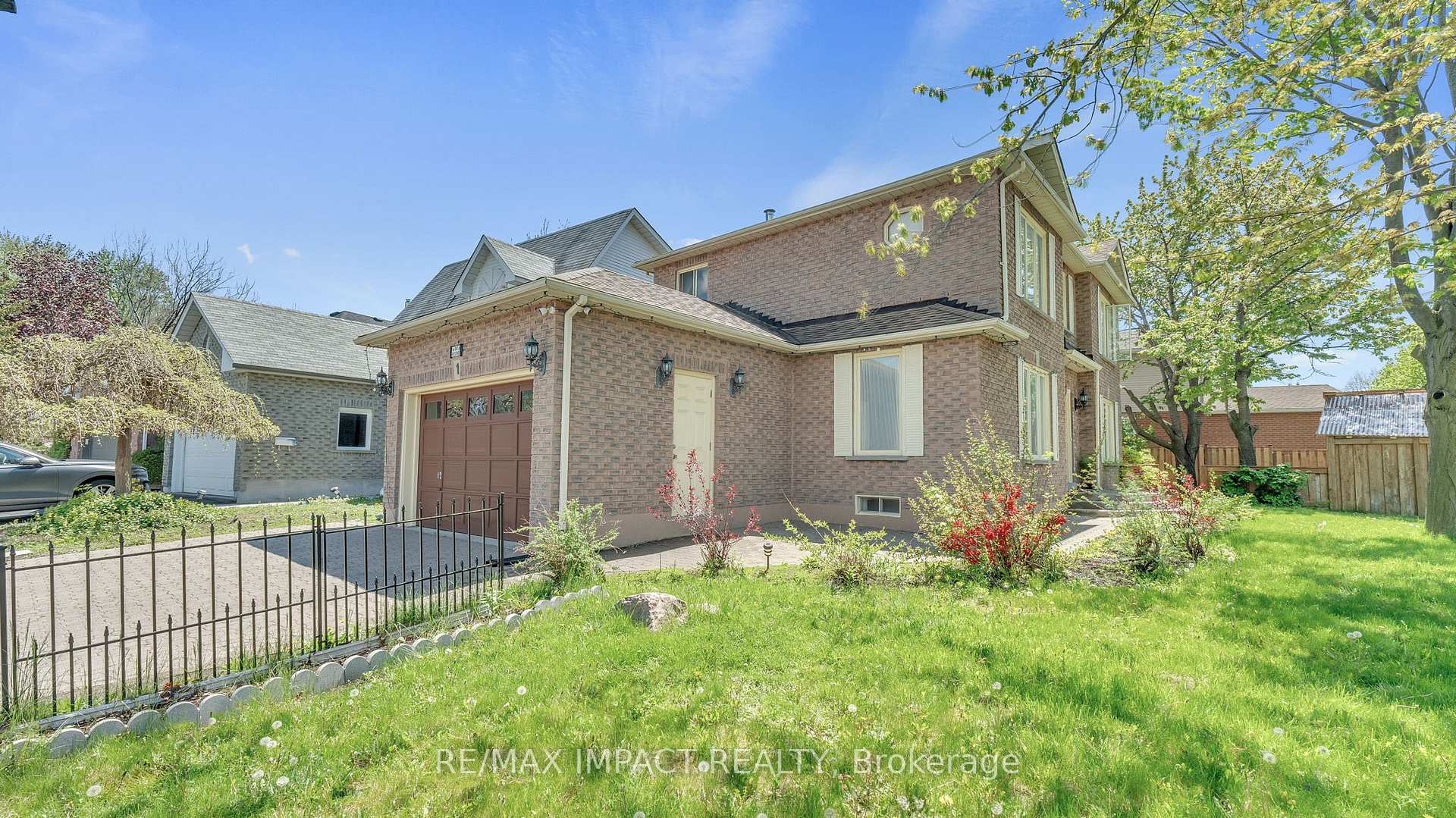 Photo 6 of 1 Beechnut Crescent, Clarington, Courtice — HOMEH