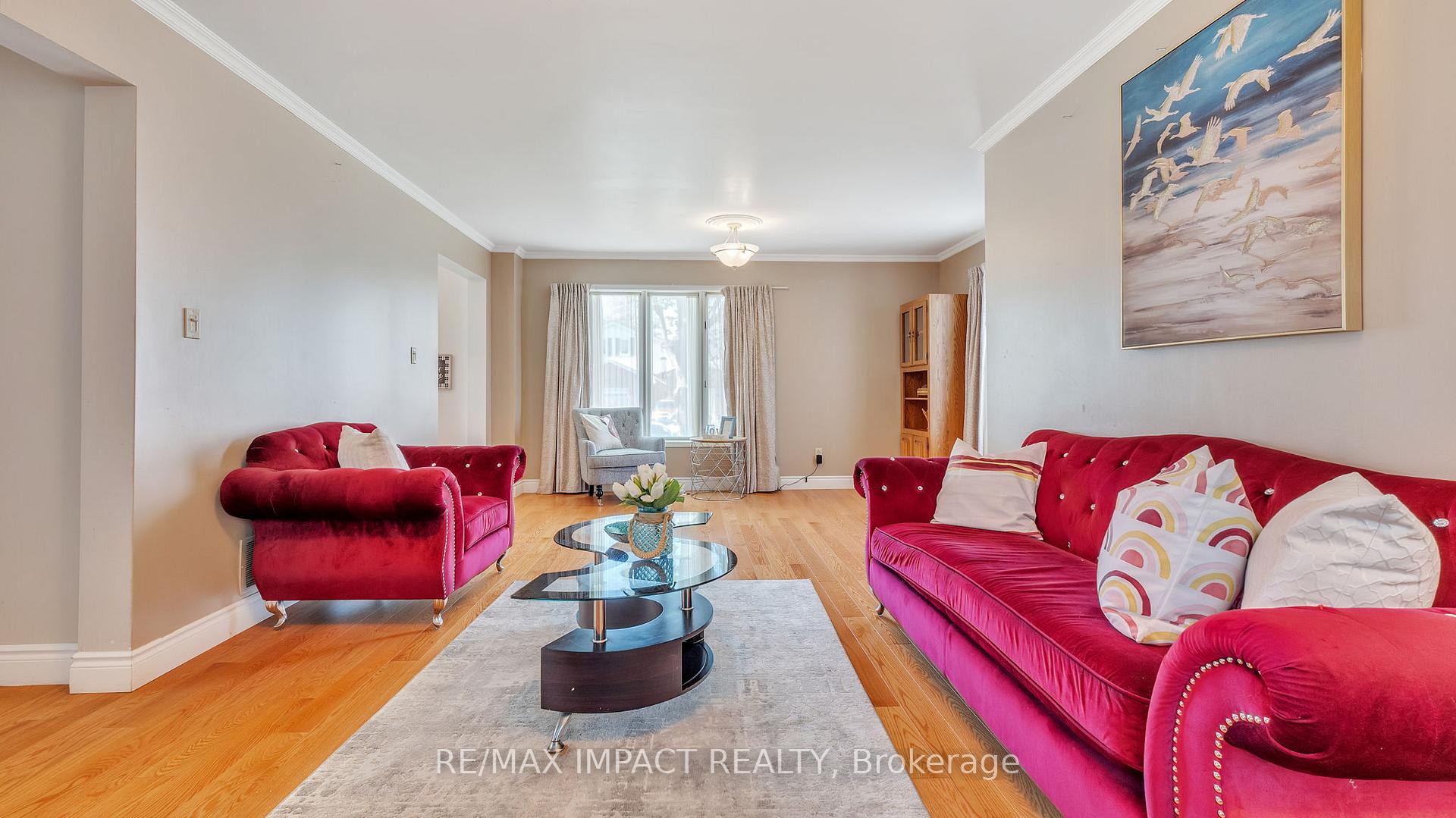 Photo 9 of 1 Beechnut Crescent, Clarington, Courtice — HOMEH