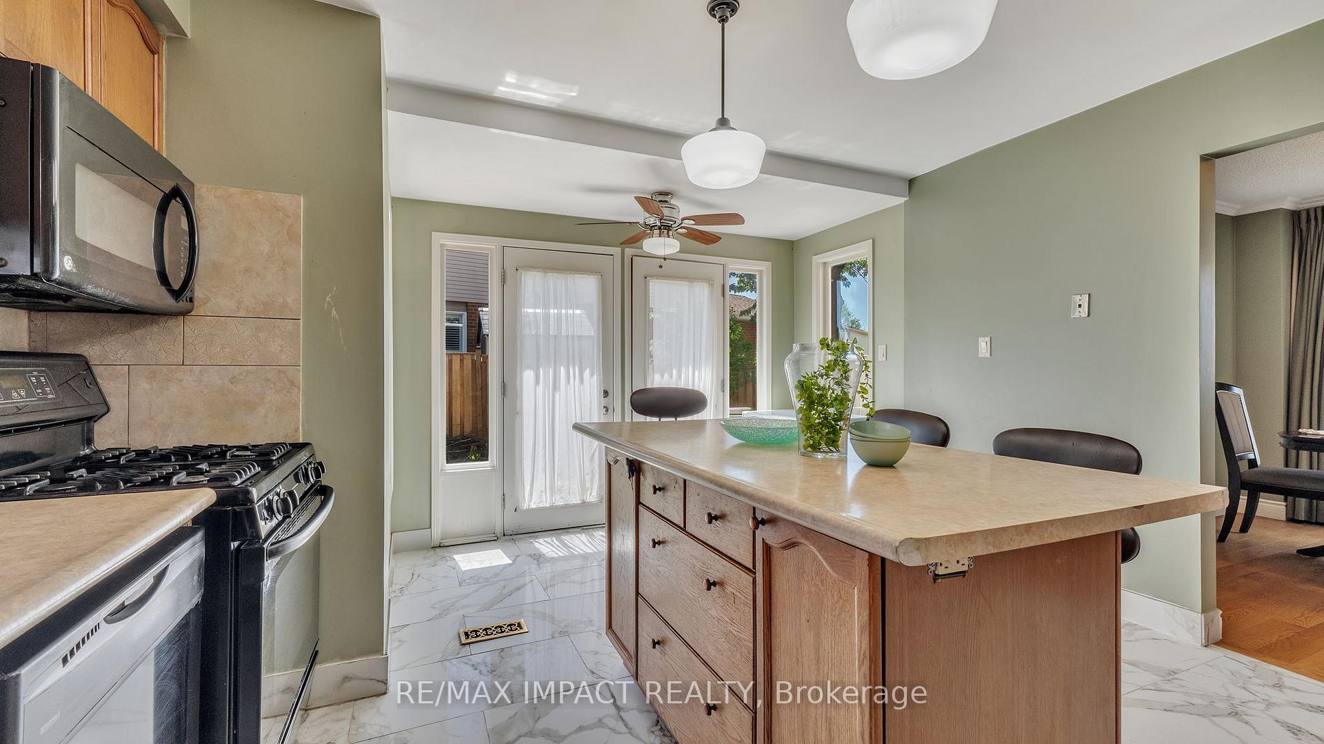 Photo 23 of 1 Beechnut Crescent, Clarington, Courtice — HOMEH