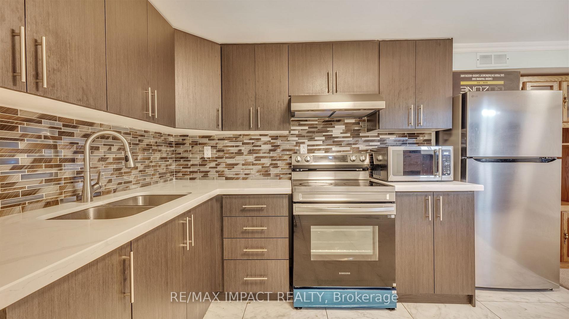 Photo 36 of 1 Beechnut Crescent, Clarington, Courtice — HOMEH
