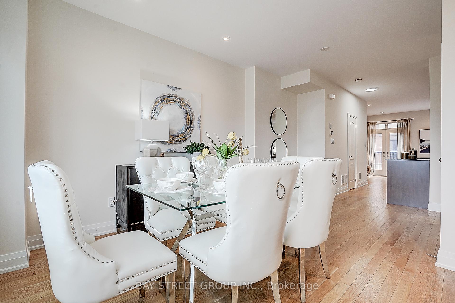 Photo 4 of 22 Teasel Way, Markham, Unionville — HOMEH