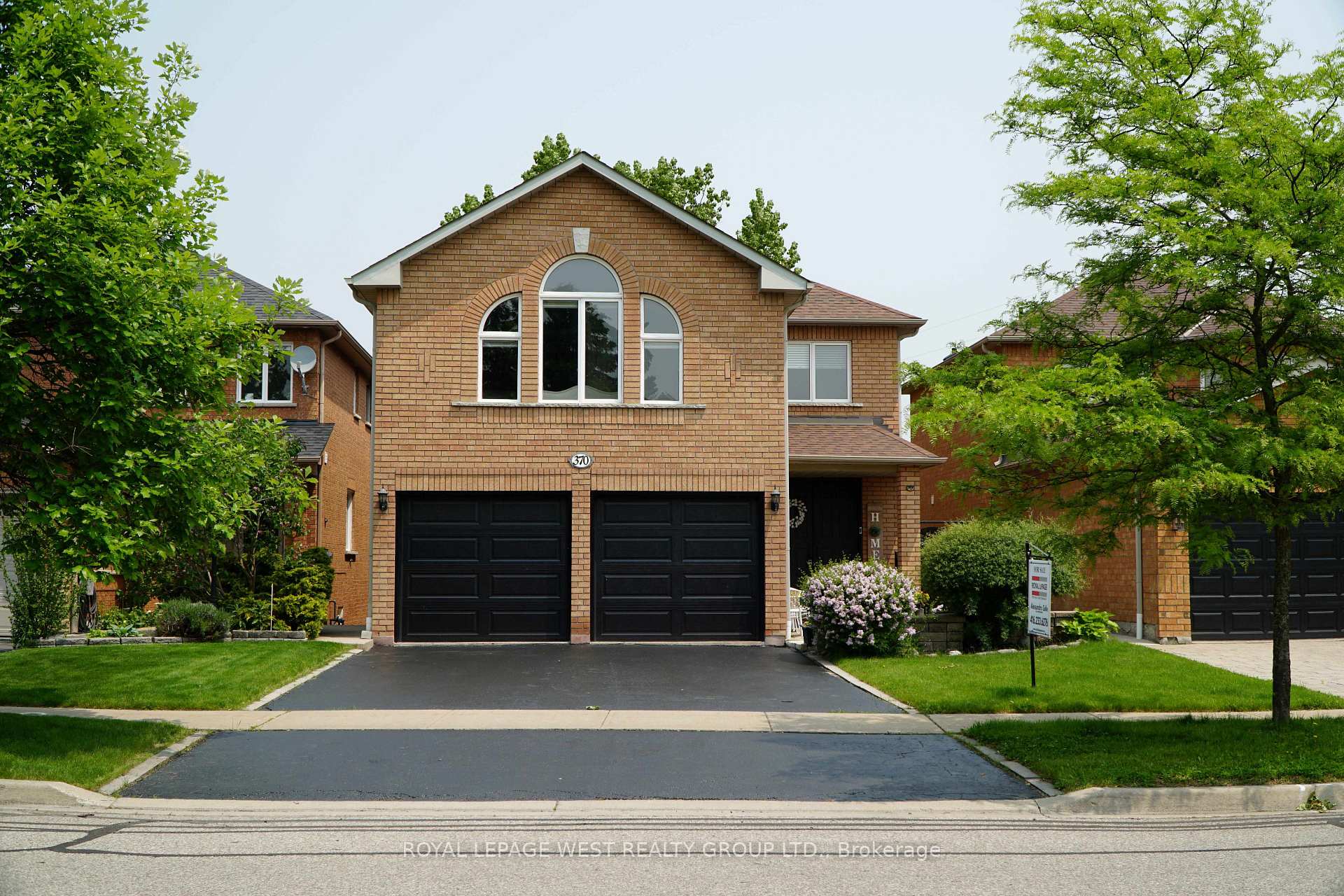 Front of 370 Royalpark Way