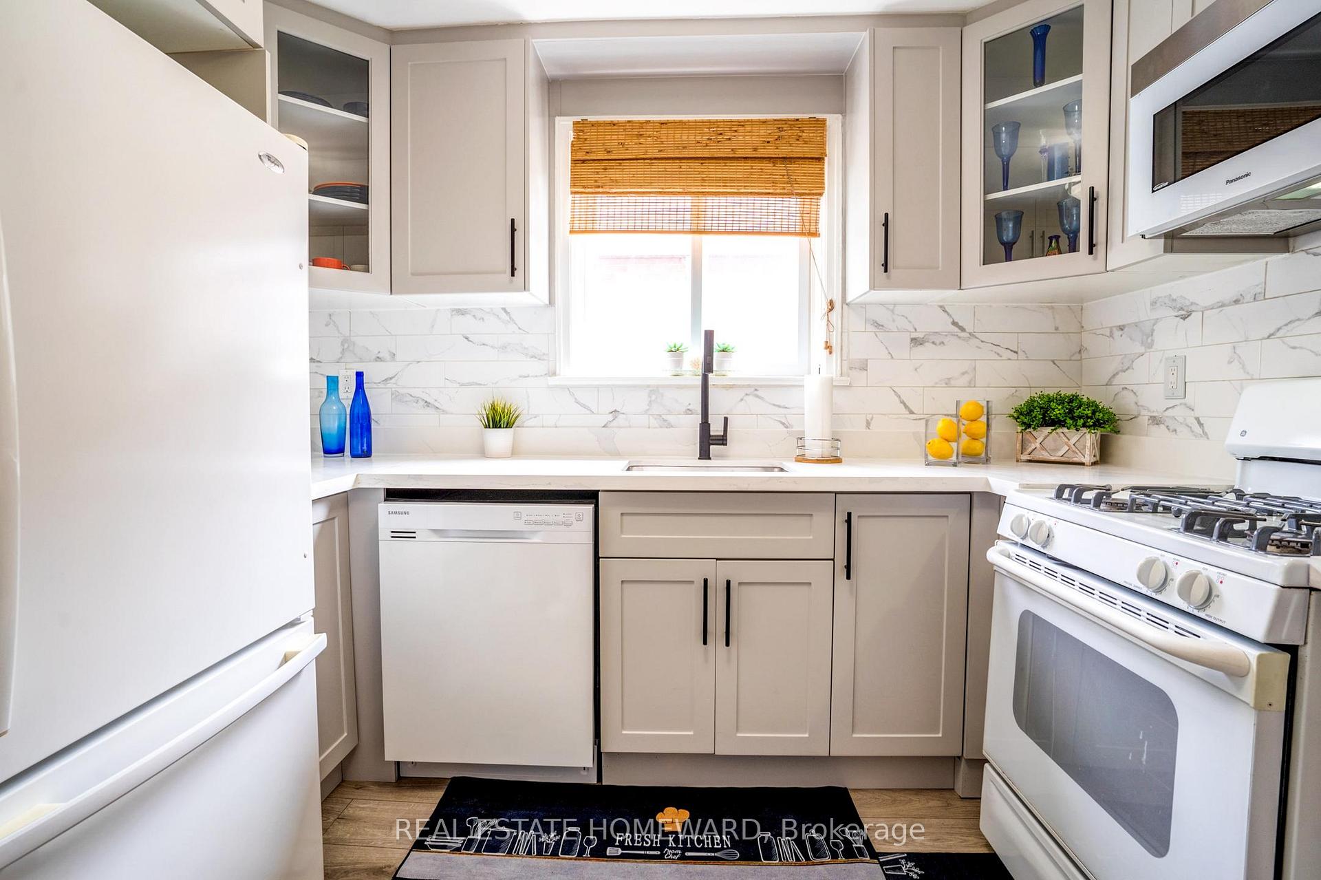 Photo 9 of 39 Galbraith Avenue, Toronto, O'Connor-Parkview — HOMEH