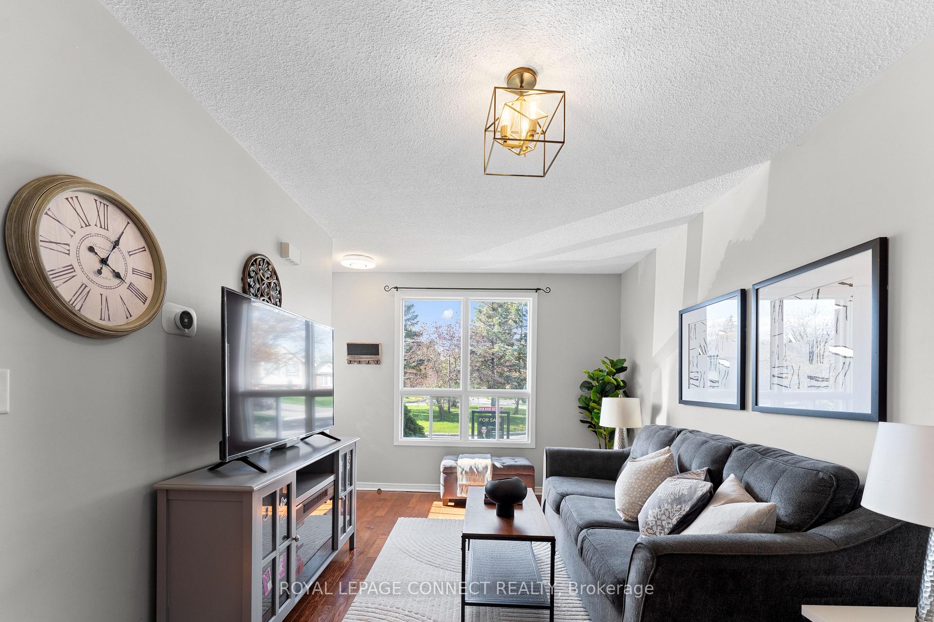 Photo 2 of 421 Pompano Court, Oshawa, Samac — HOMEH