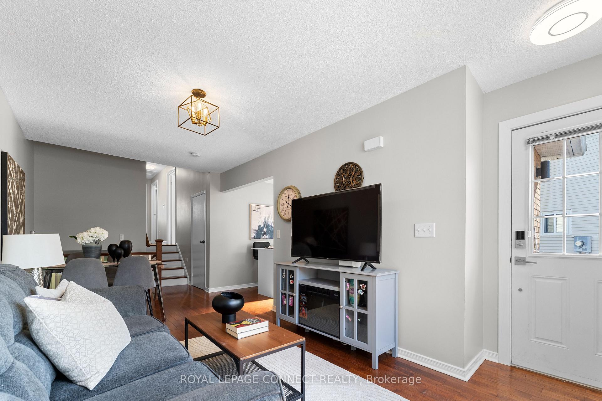 Photo 9 of 421 Pompano Court, Oshawa, Samac — HOMEH