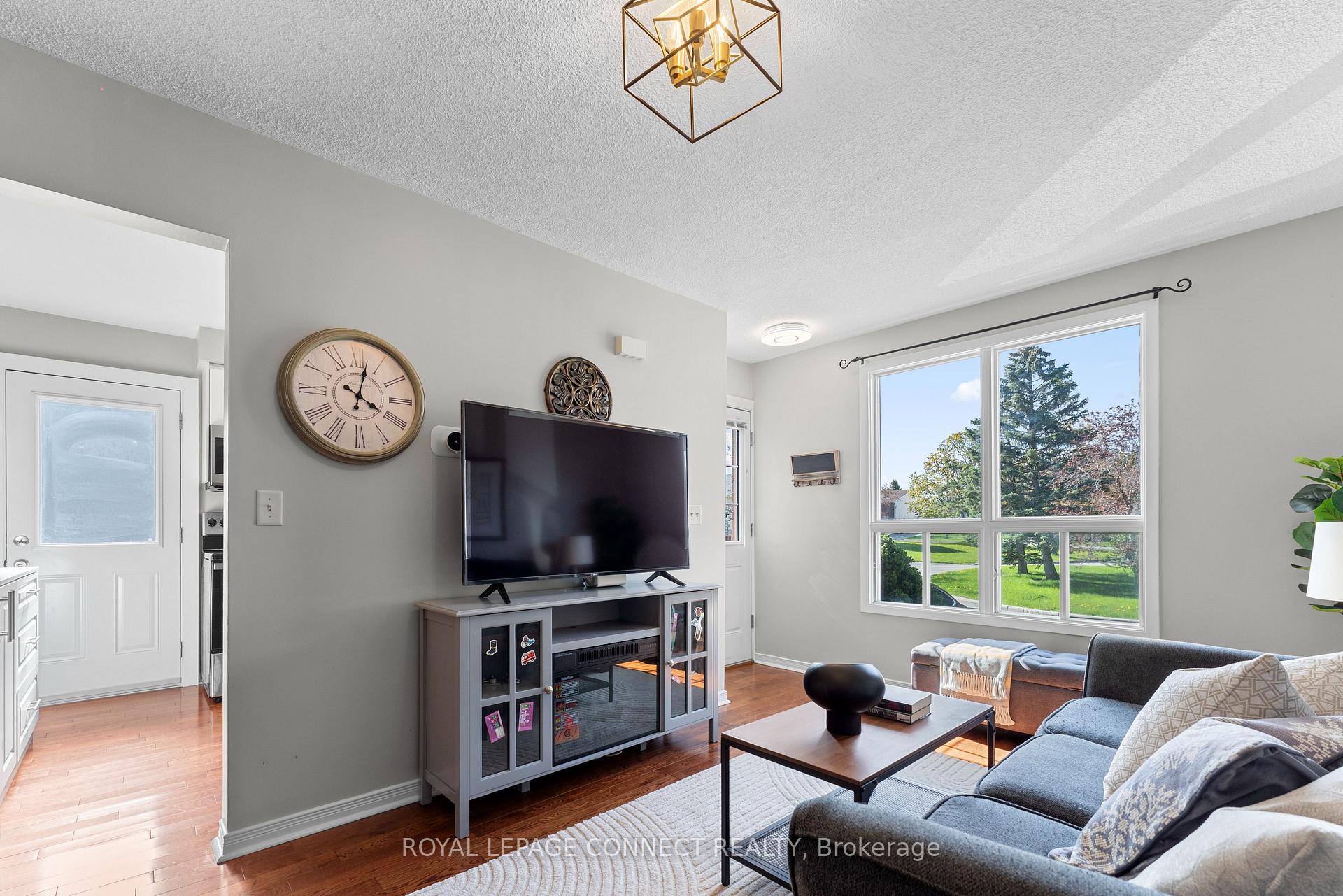 Photo 14 of 421 Pompano Court, Oshawa, Samac — HOMEH