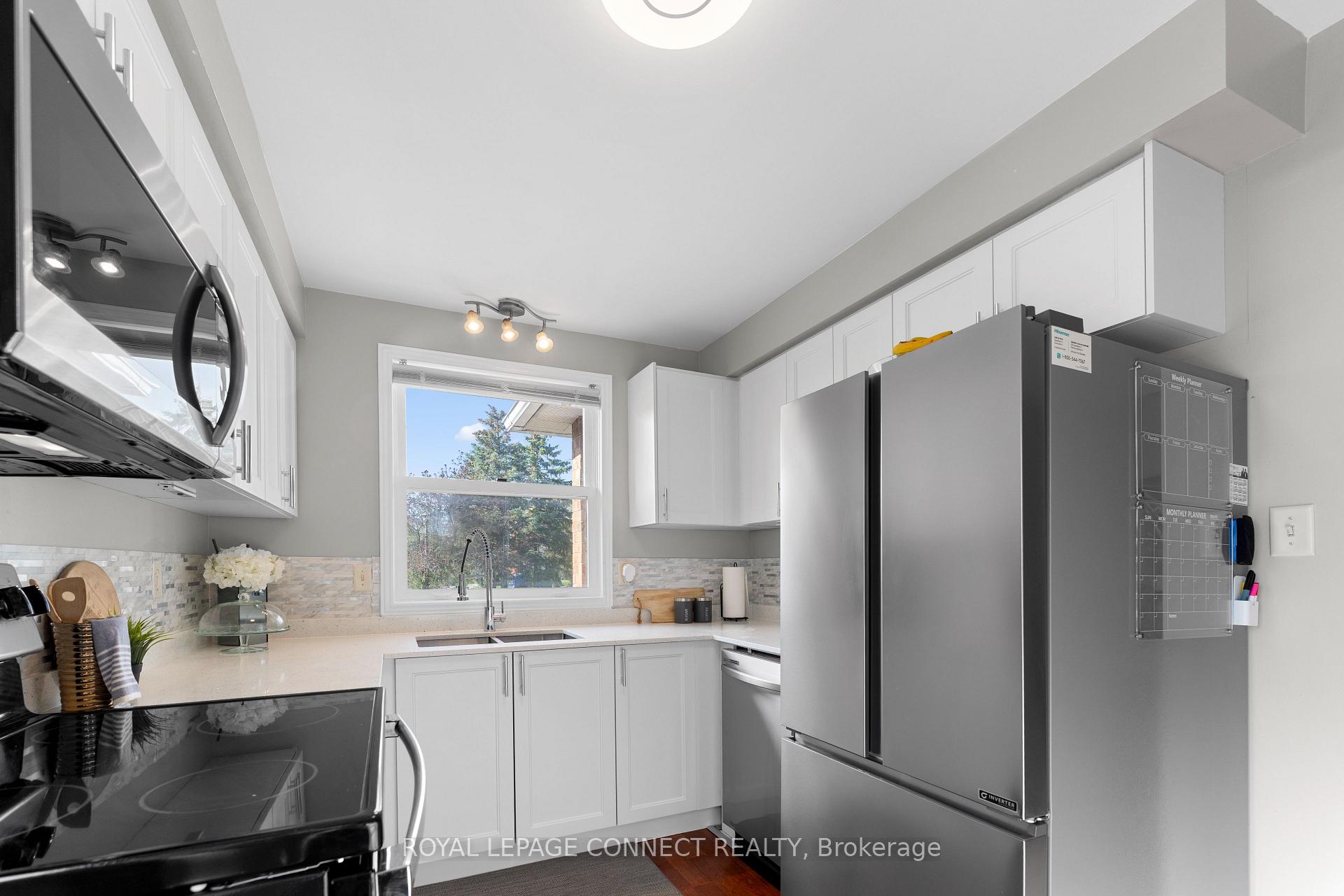 Photo 16 of 421 Pompano Court, Oshawa, Samac — HOMEH