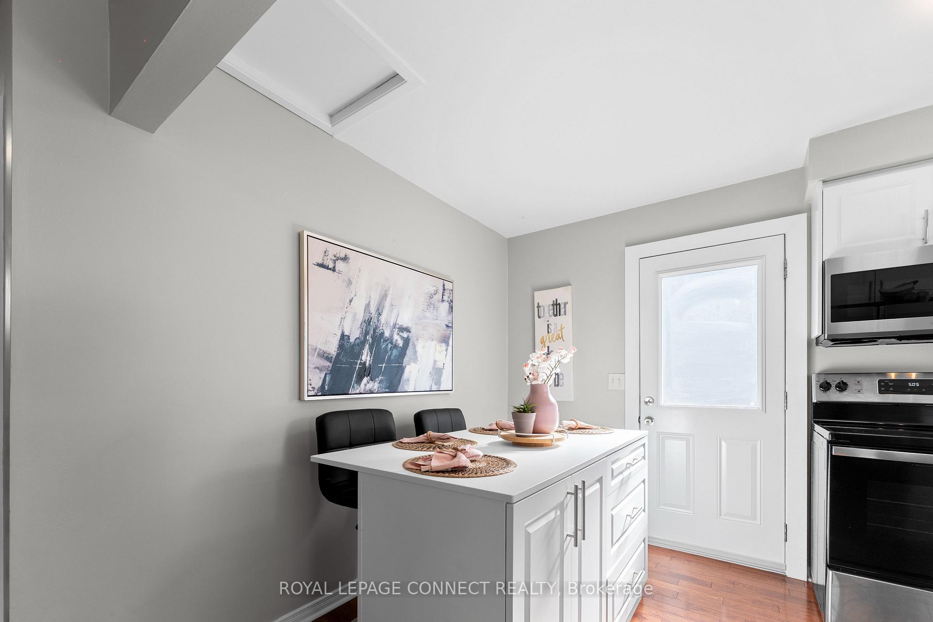 Photo 11 of 421 Pompano Court, Oshawa, Samac — HOMEH