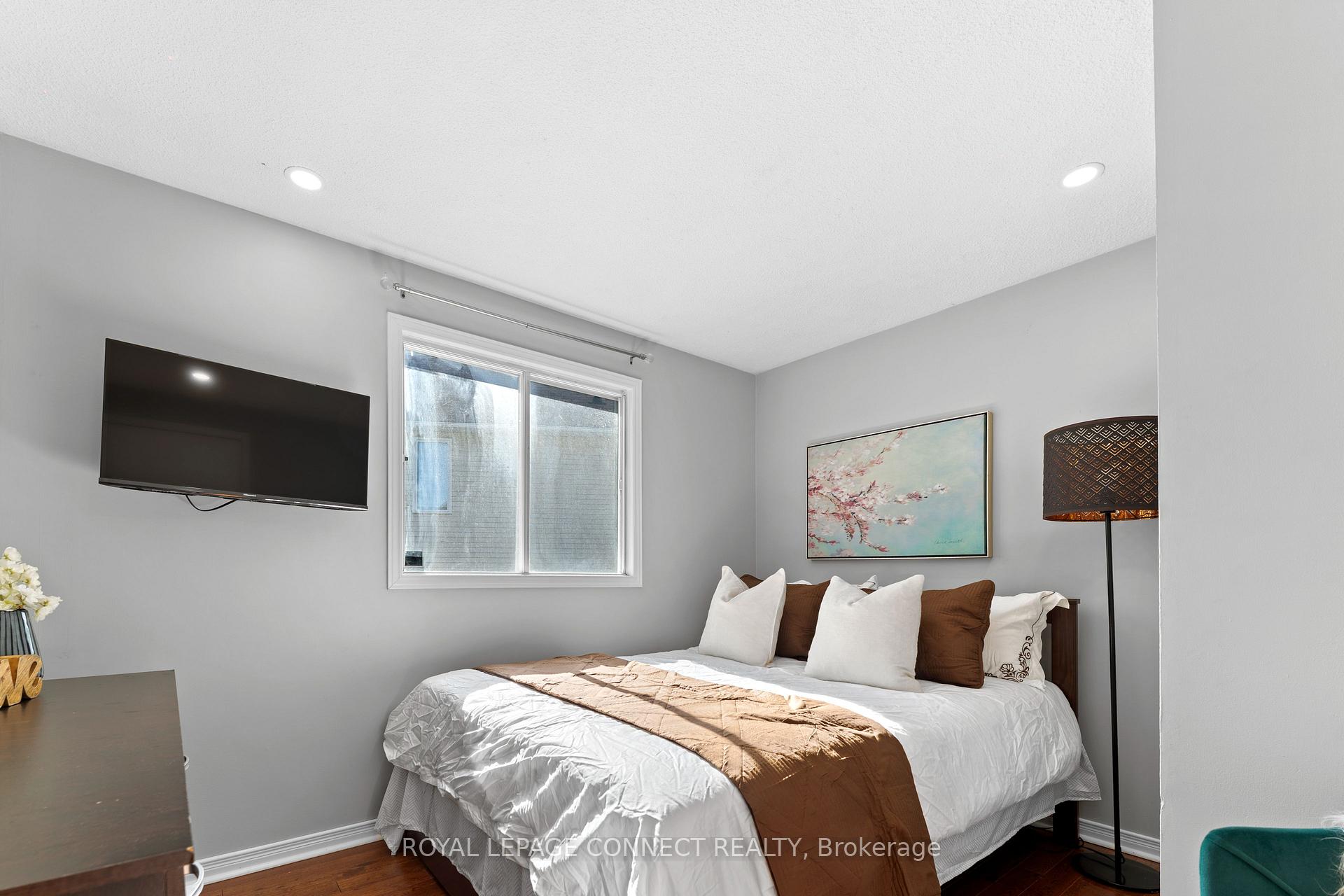 Photo 18 of 421 Pompano Court, Oshawa, Samac — HOMEH