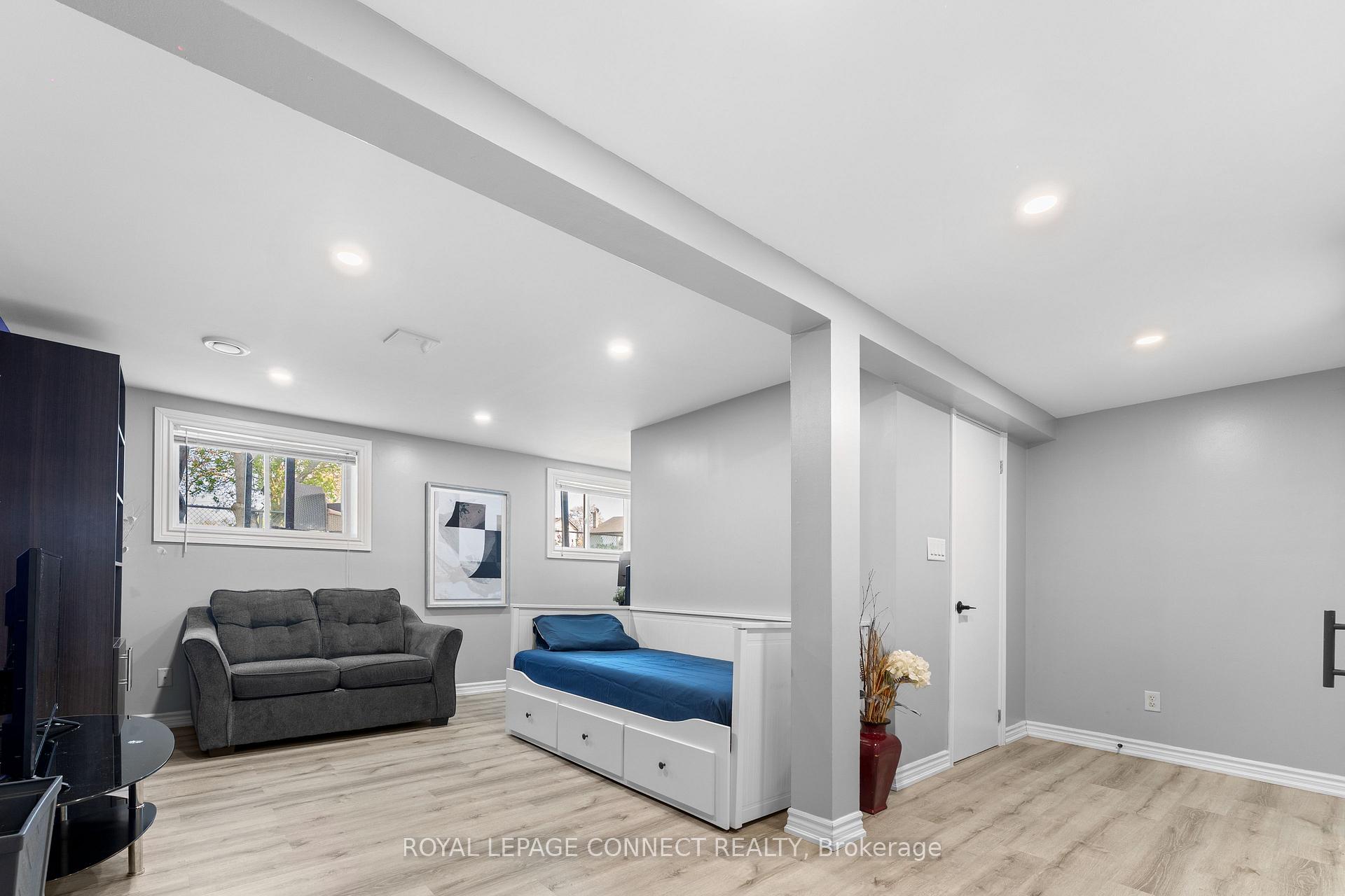 Photo 20 of 421 Pompano Court, Oshawa, Samac — HOMEH