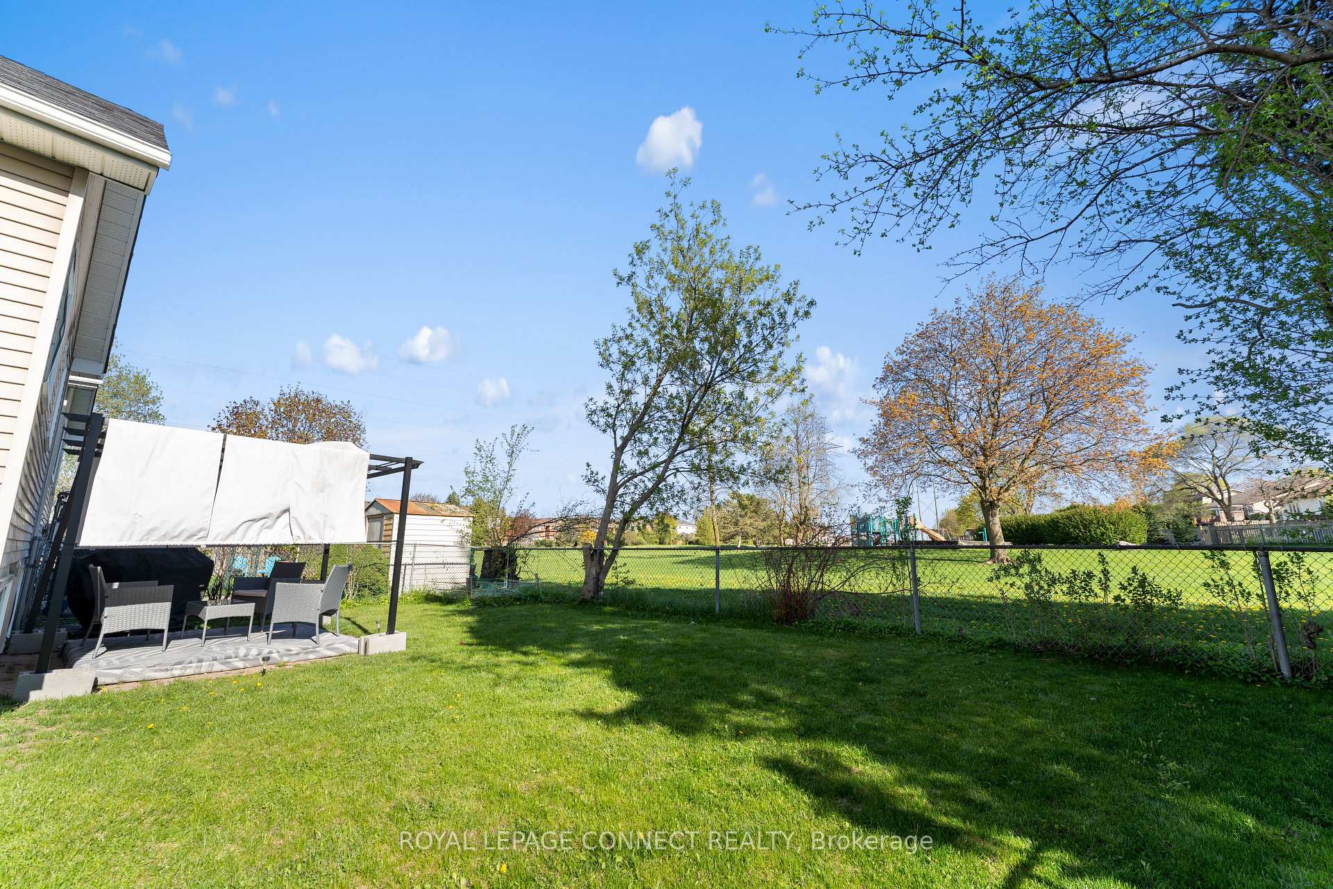 Photo 31 of 421 Pompano Court, Oshawa, Samac — HOMEH