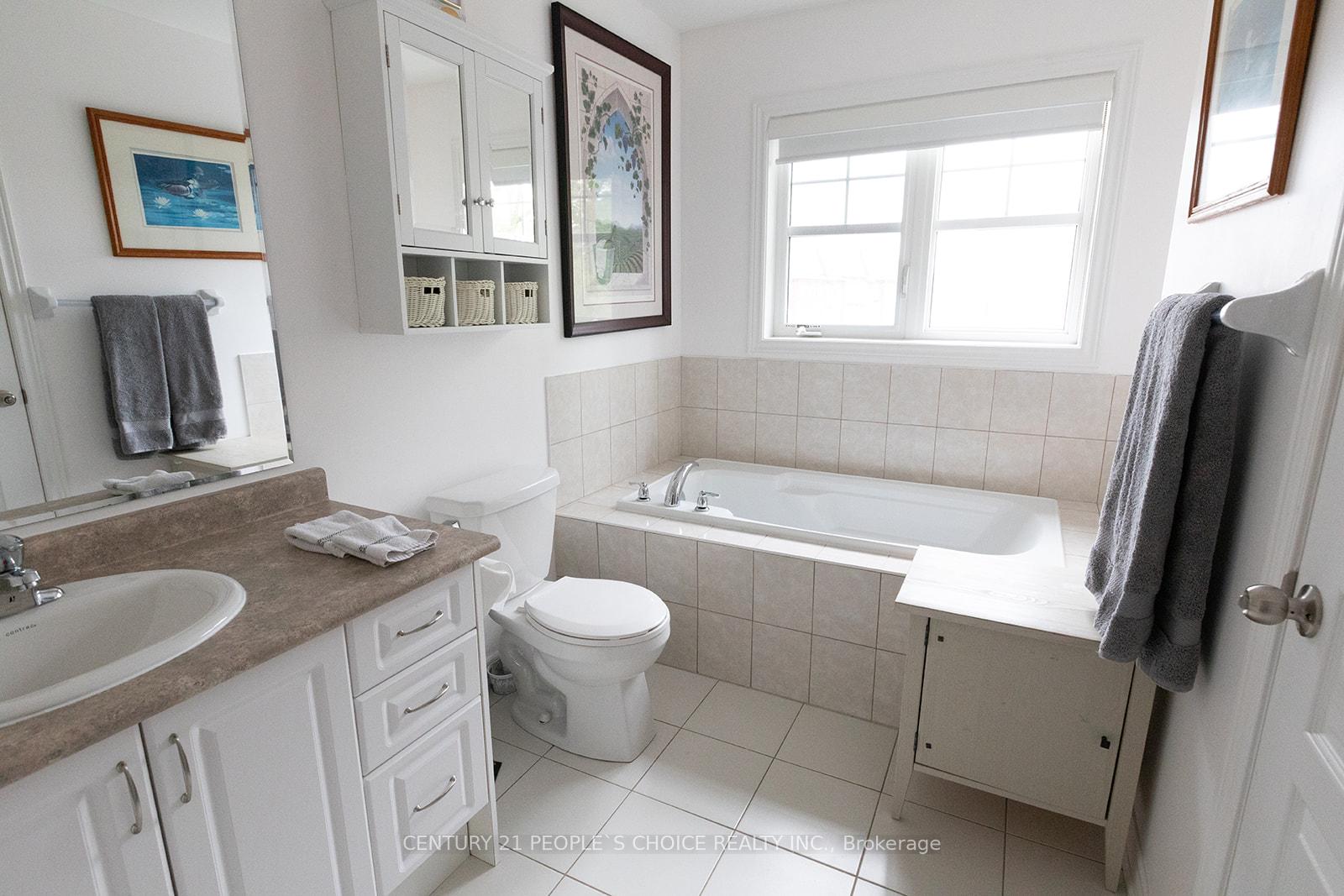 Photo 36 of 102 Roy Grove Way, Markham, Greensborough — HOMEH
