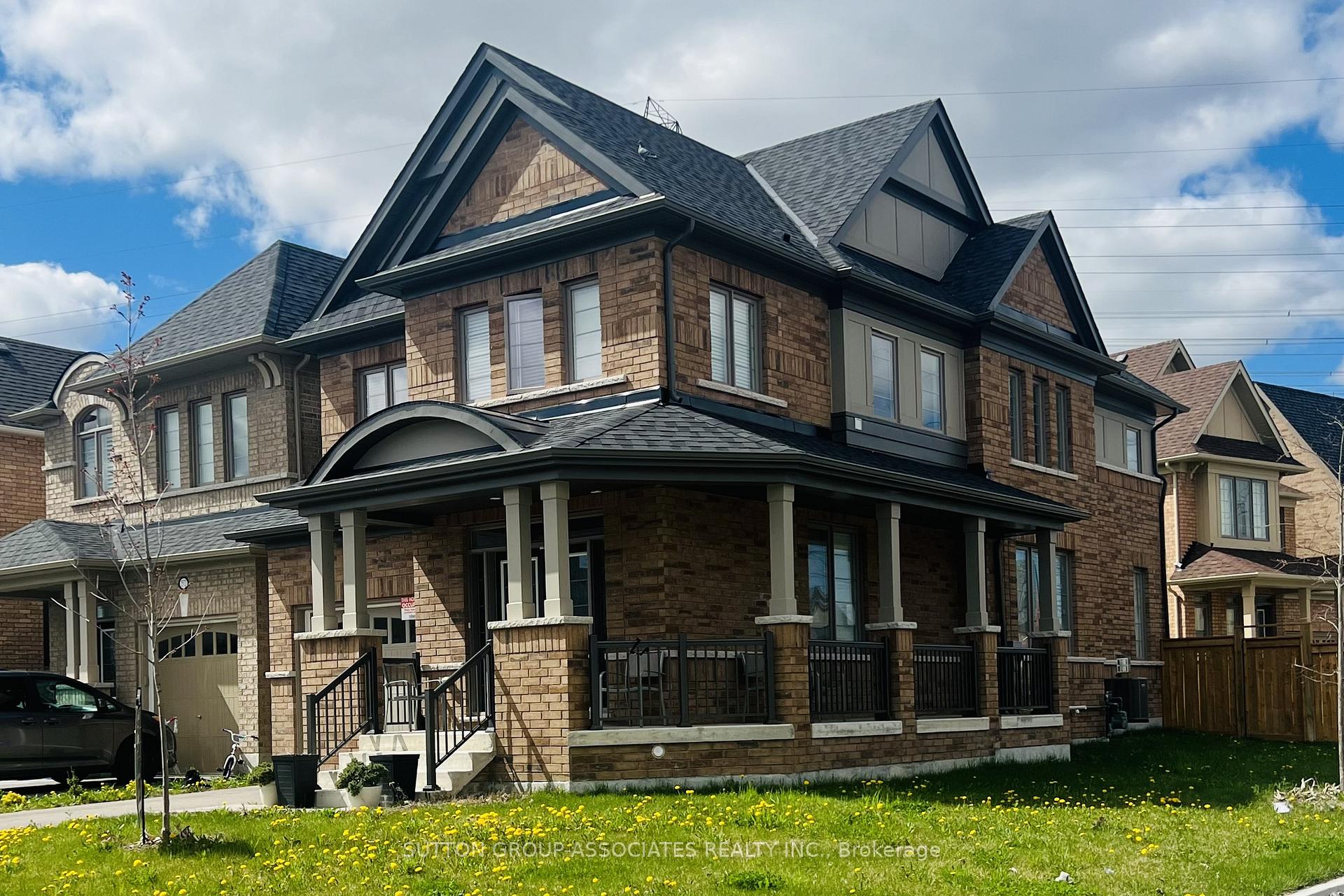 Front of 2576 Orchestrate Drive W