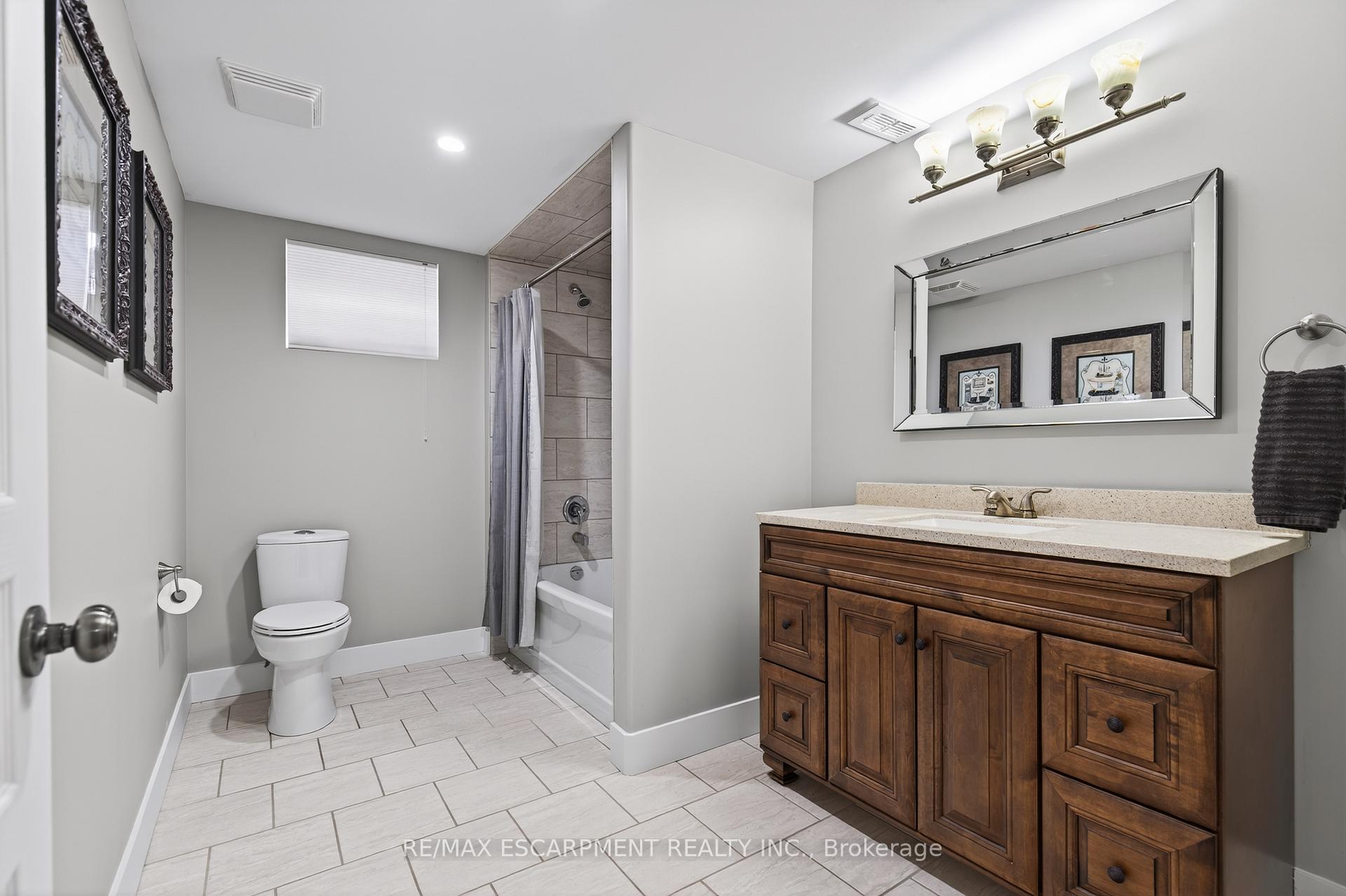 Photo 31 of 79 Assisi Street, Hamilton, Broughton — HOMEH