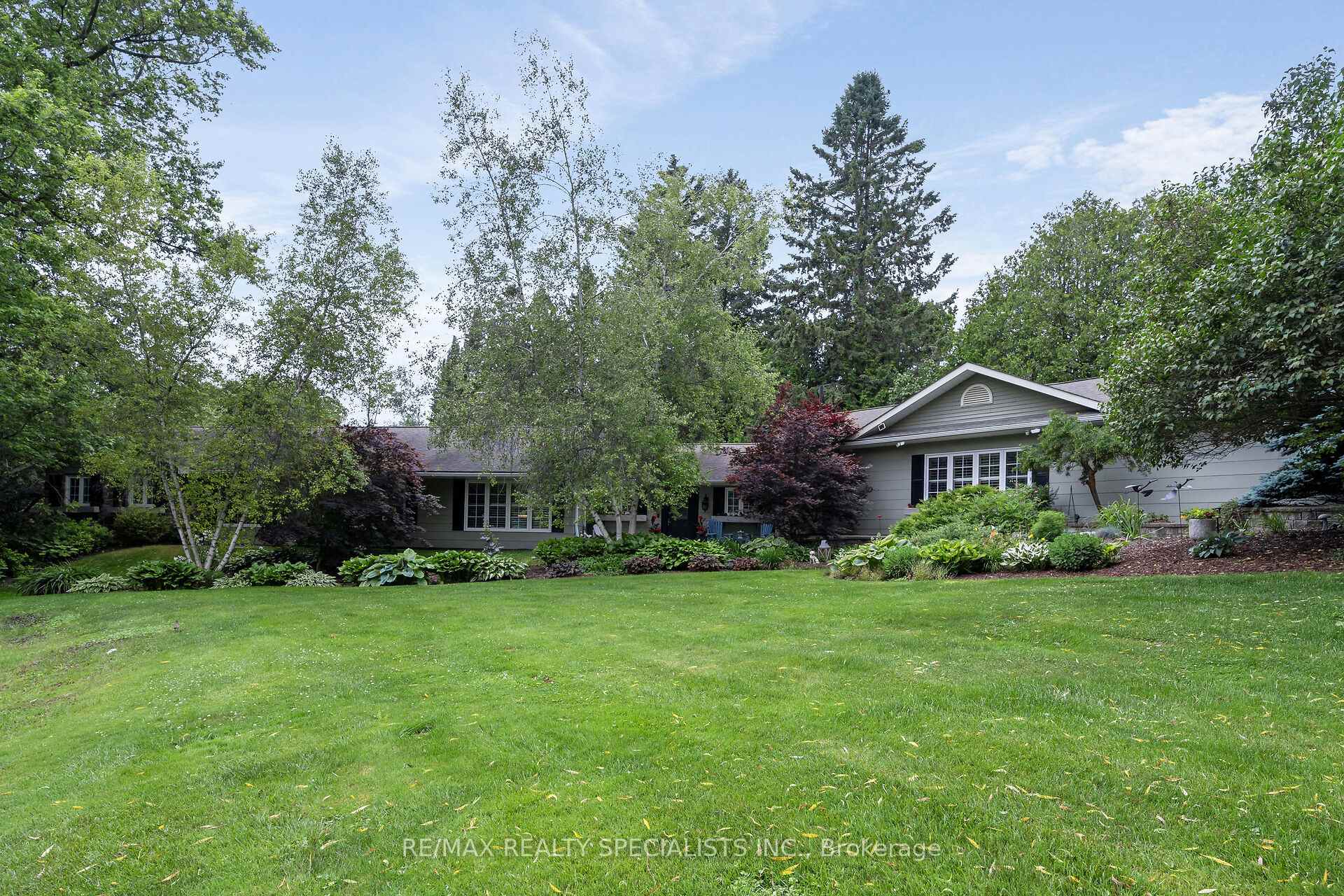 Front of 2 Cedar Drive