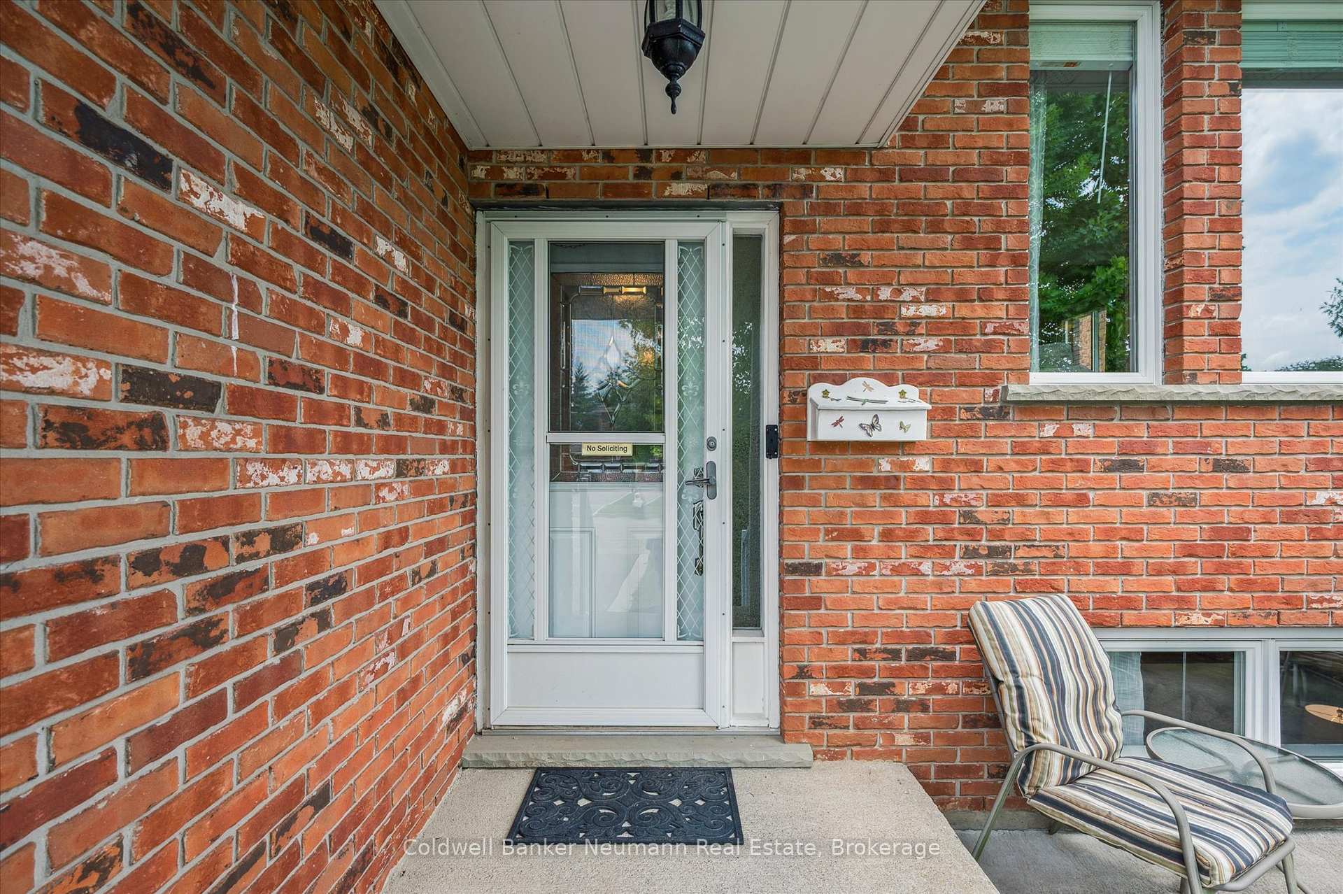 Photo 3 of 21 Old Colony Trail, Guelph, Kortright Hills — HOMEH