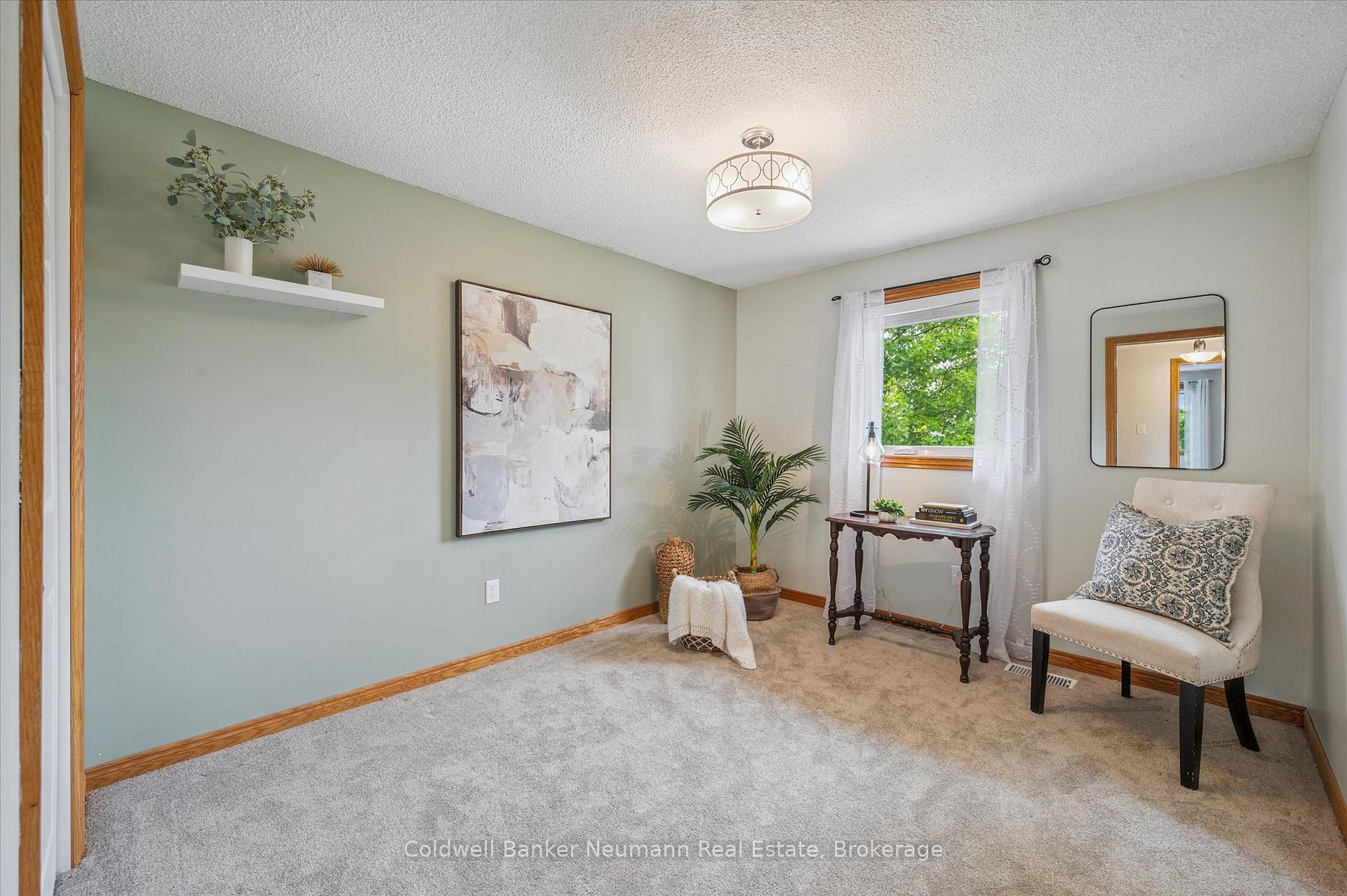 Photo 18 of 21 Old Colony Trail, Guelph, Kortright Hills — HOMEH