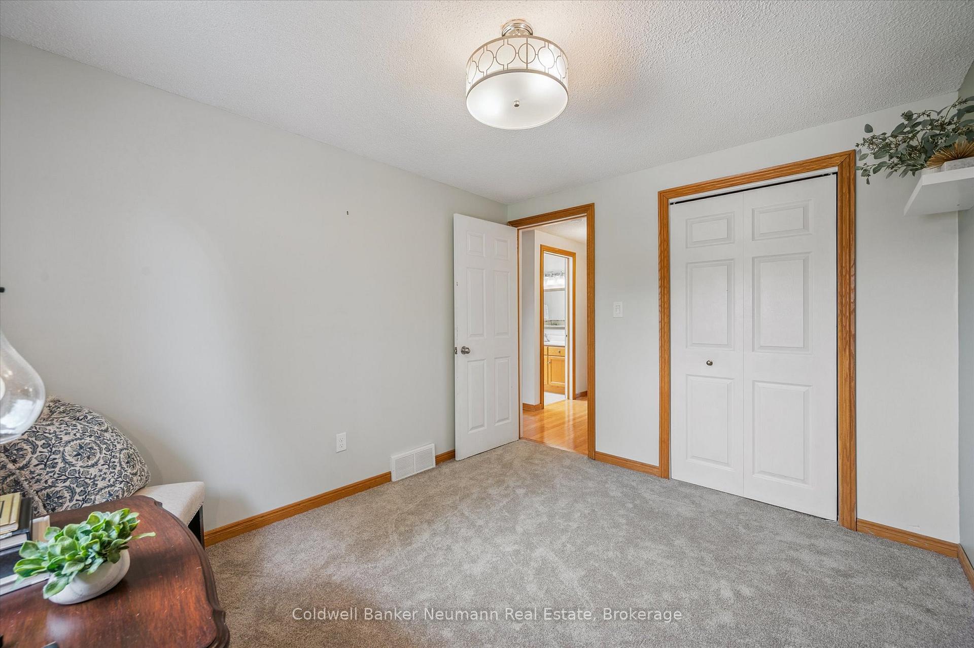 Photo 19 of 21 Old Colony Trail, Guelph, Kortright Hills — HOMEH