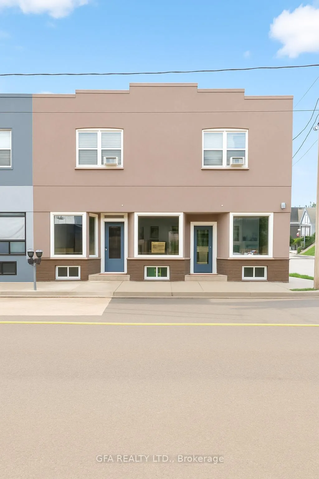 Photo 1 of Unit 1, 907 Barton Street E, Hamilton, Crown Point — HOMEH