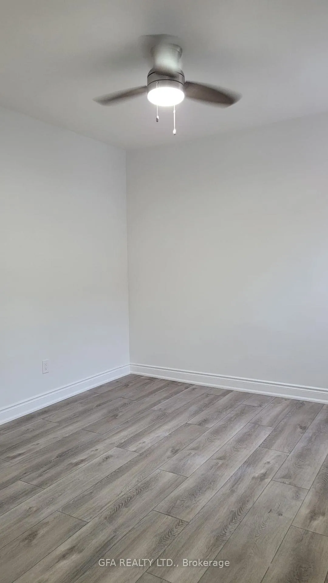 Photo 32 of Unit 1, 907 Barton Street E, Hamilton, Crown Point — HOMEH