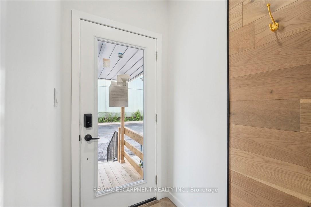 Photo 5 of 289 Wentworth Street N, Hamilton, Beasley — HOMEH