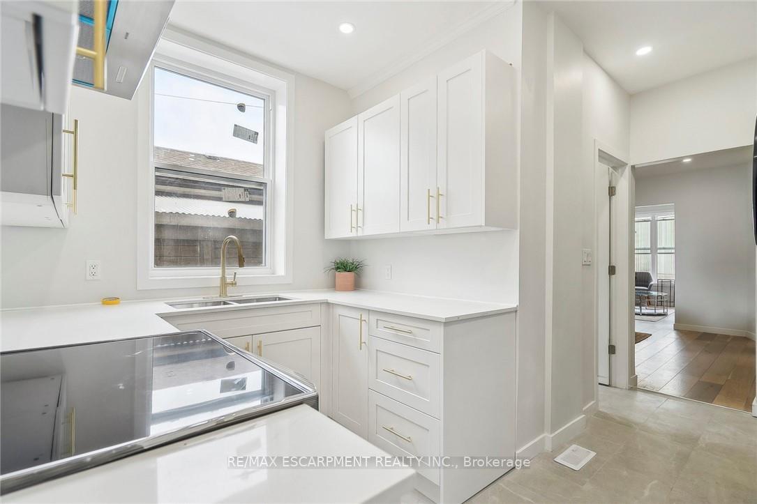 Photo 10 of 289 Wentworth Street N, Hamilton, Beasley — HOMEH