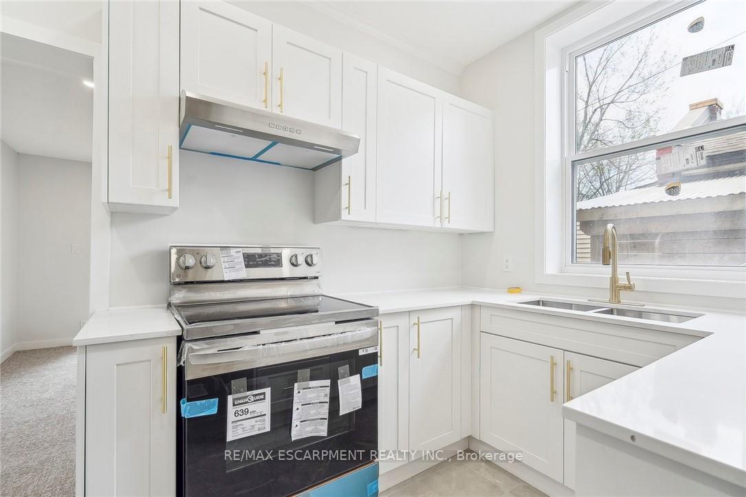 Photo 12 of 289 Wentworth Street N, Hamilton, Beasley — HOMEH
