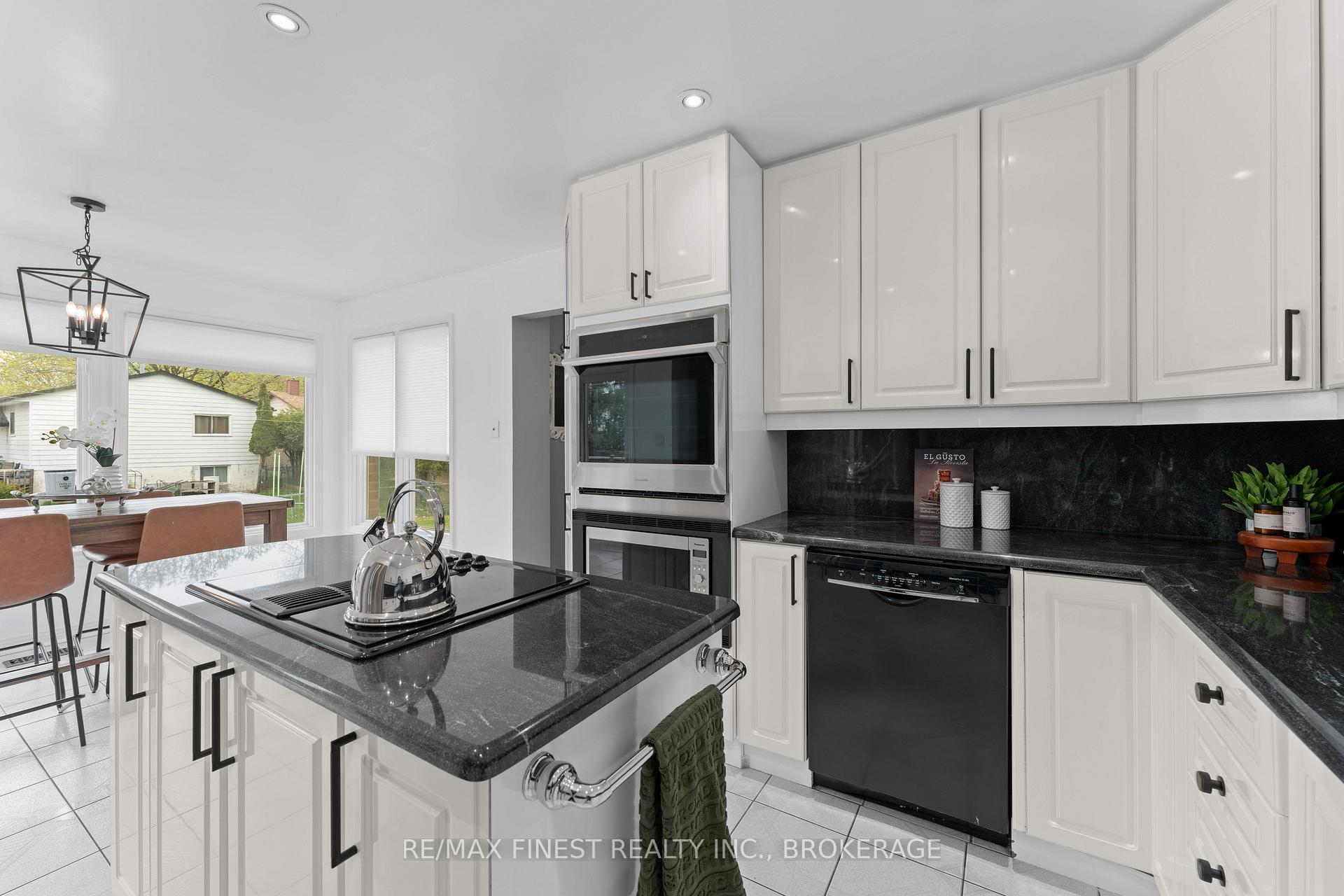 Photo 19 of 894 Rowantree Crescent, Kingston, North of Taylor-Kidd Blvd — HOMEH