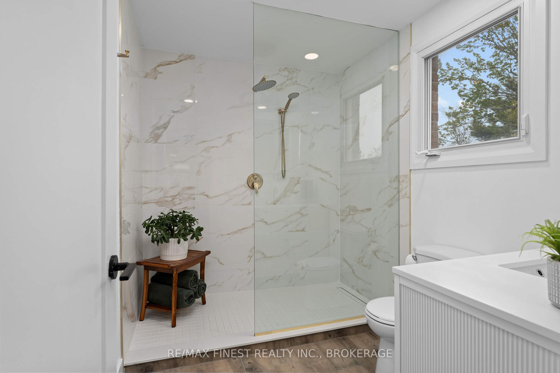 Photo 23 of 894 Rowantree Crescent, Kingston, North of Taylor-Kidd Blvd — HOMEH
