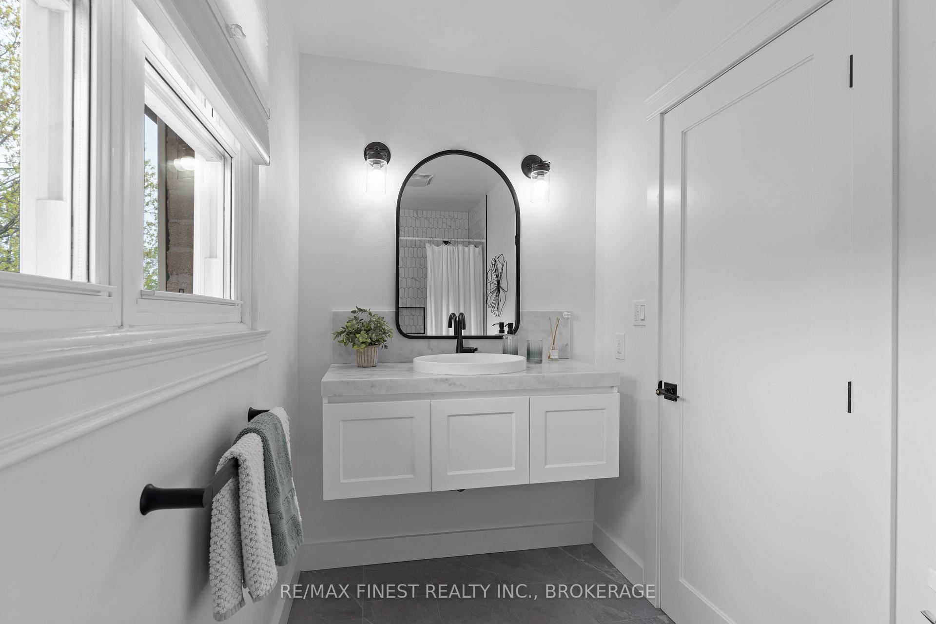 Photo 33 of 894 Rowantree Crescent, Kingston, North of Taylor-Kidd Blvd — HOMEH