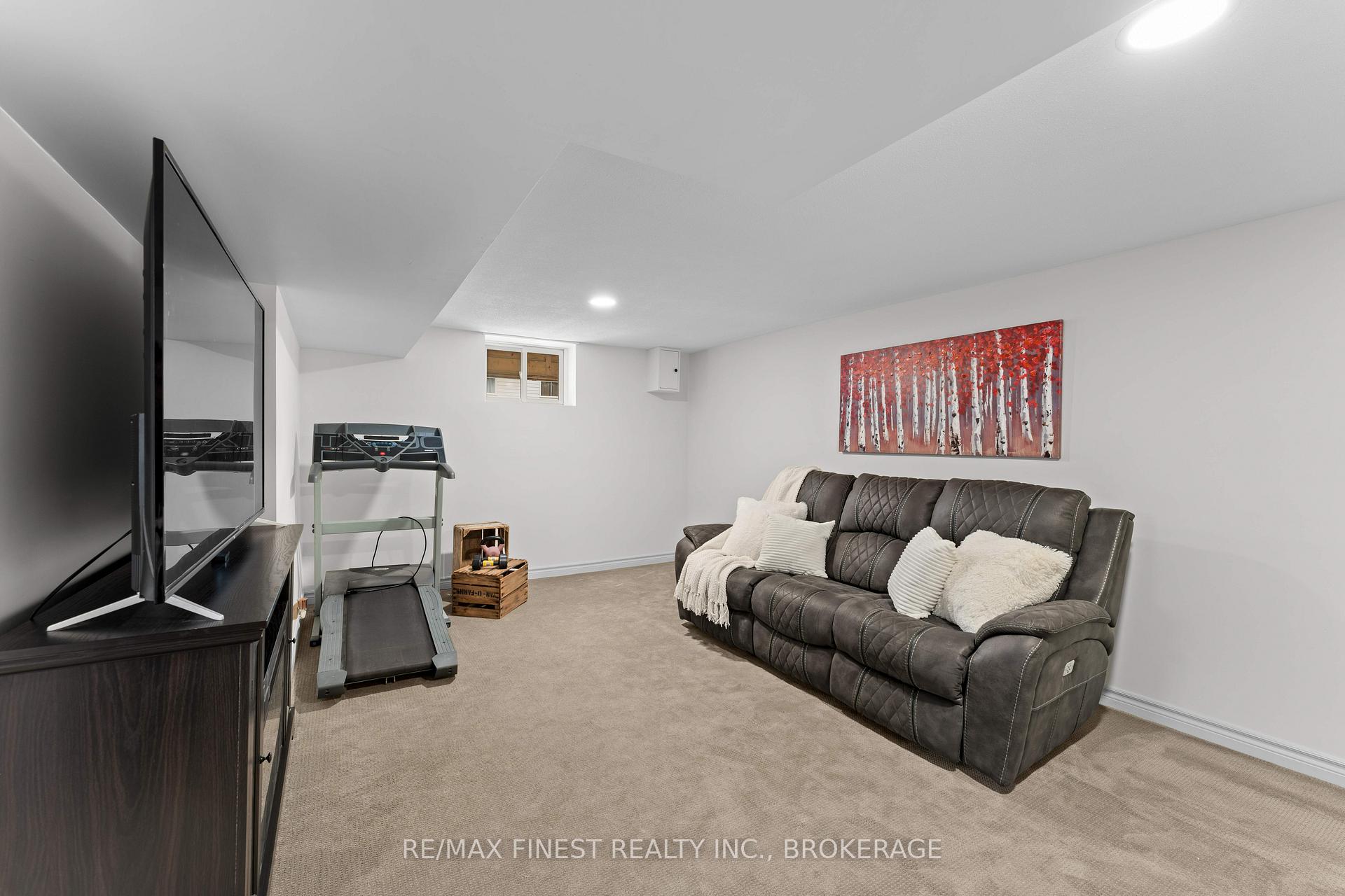 Photo 38 of 894 Rowantree Crescent, Kingston, North of Taylor-Kidd Blvd — HOMEH