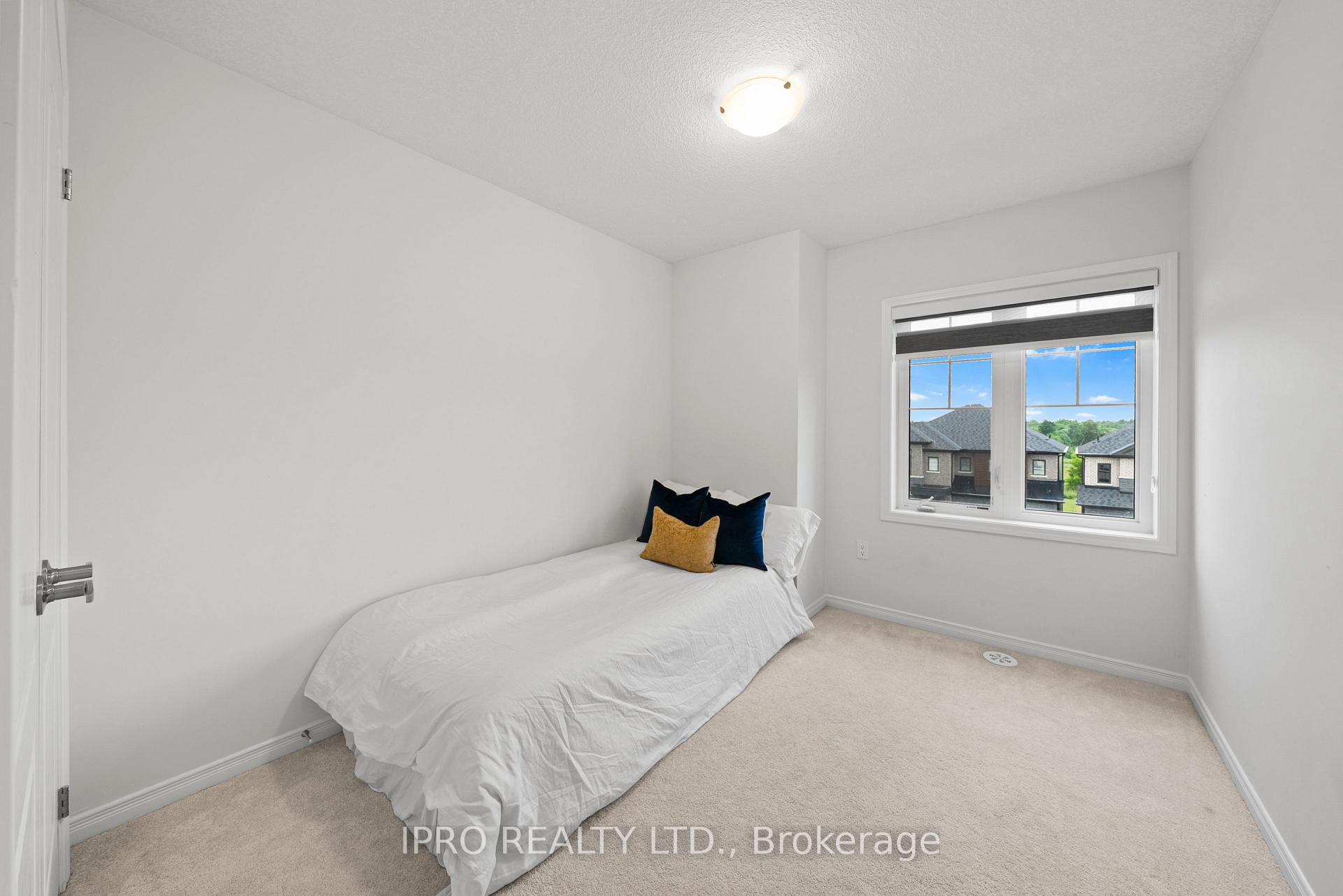 Photo 21 of 24 Bee Crescent, Brantford — HOMEH