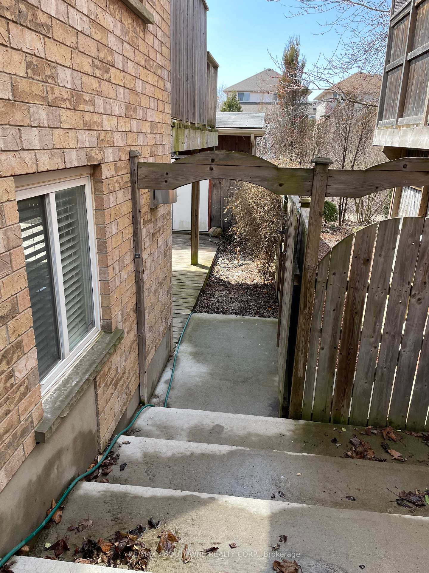 Photo 3 of Unit BSMT, 23 Drohan Drive, Guelph, Clairfields/Hanlon Business Park — HOMEH