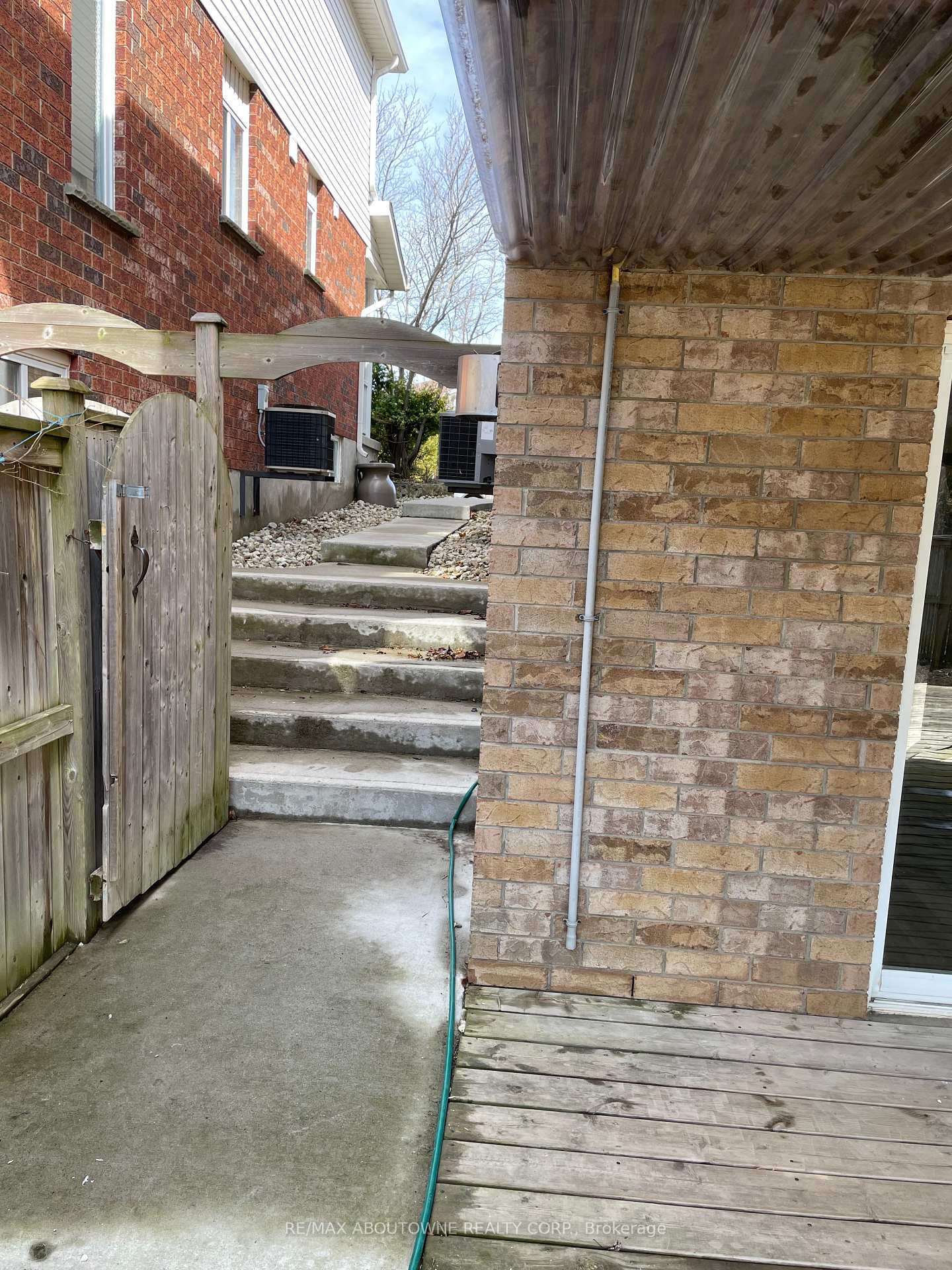 Photo 4 of Unit BSMT, 23 Drohan Drive, Guelph, Clairfields/Hanlon Business Park — HOMEH