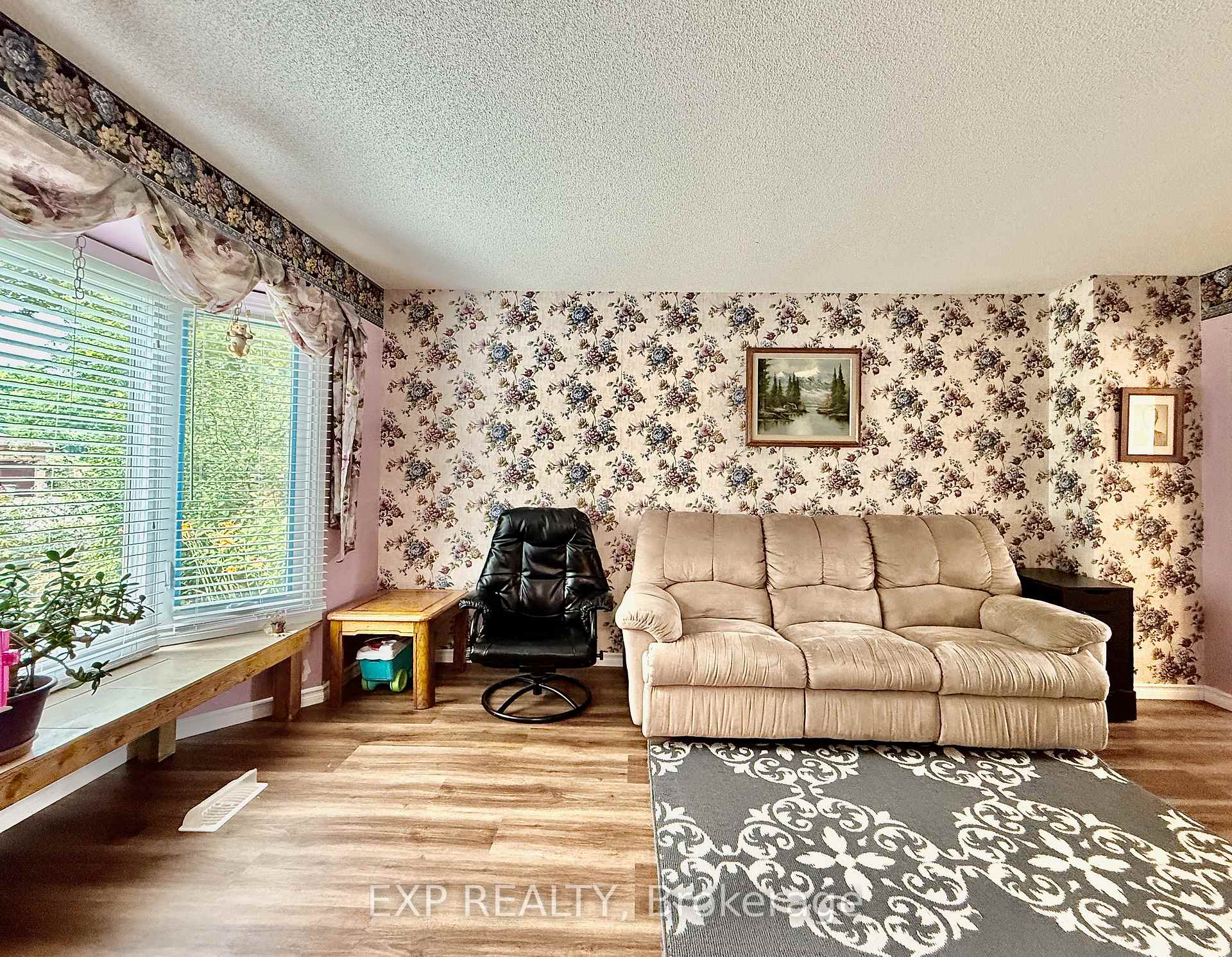 Photo 7 of 4 Palmer Road, Grimsby, Grimsby Beach — HOMEH