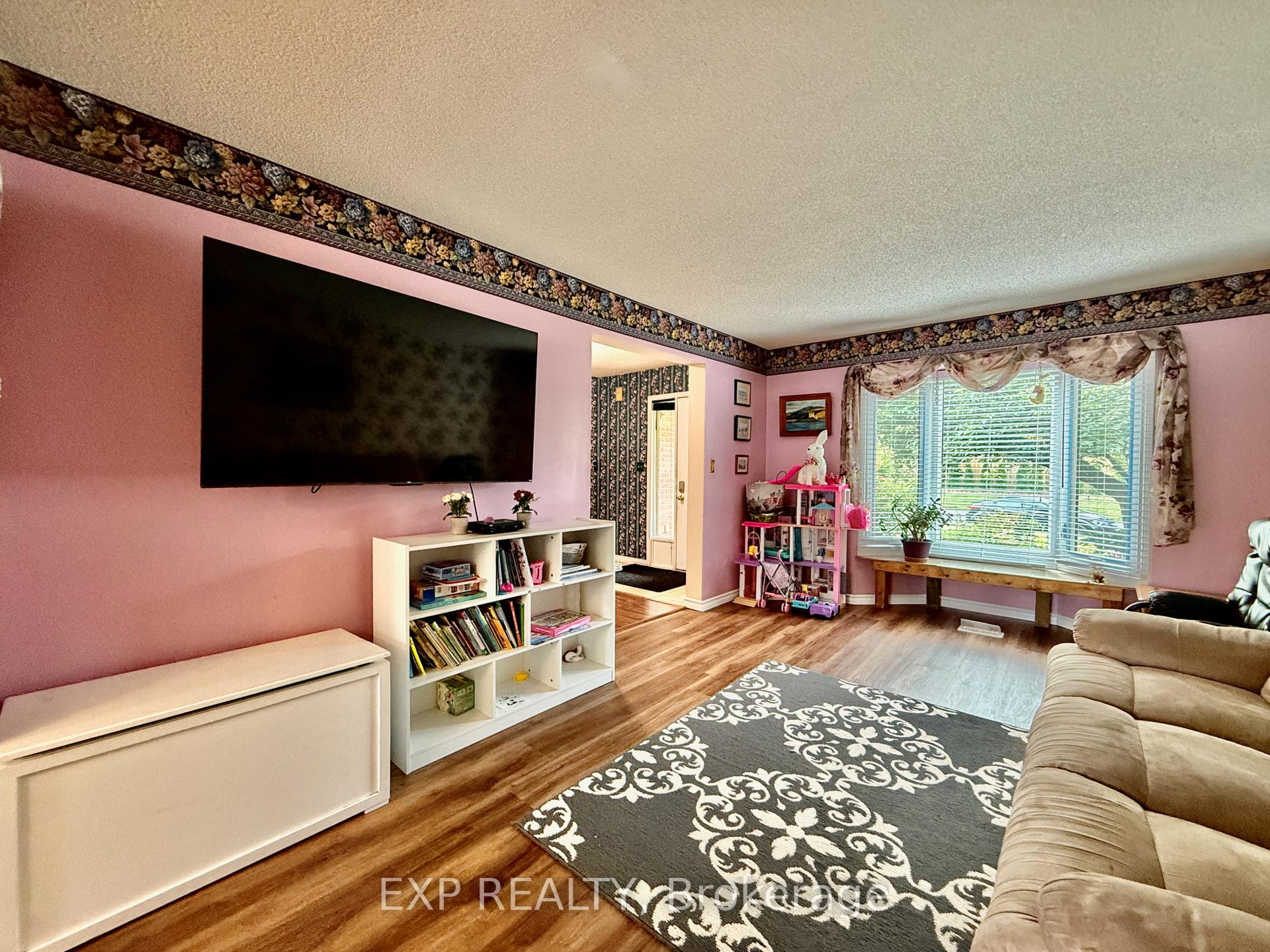 Photo 9 of 4 Palmer Road, Grimsby, Grimsby Beach — HOMEH